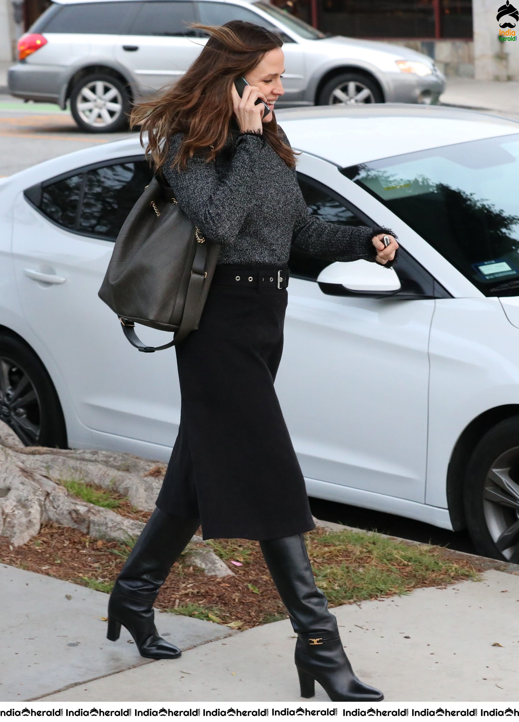Jennifer Garner Seen out in Santa Monica