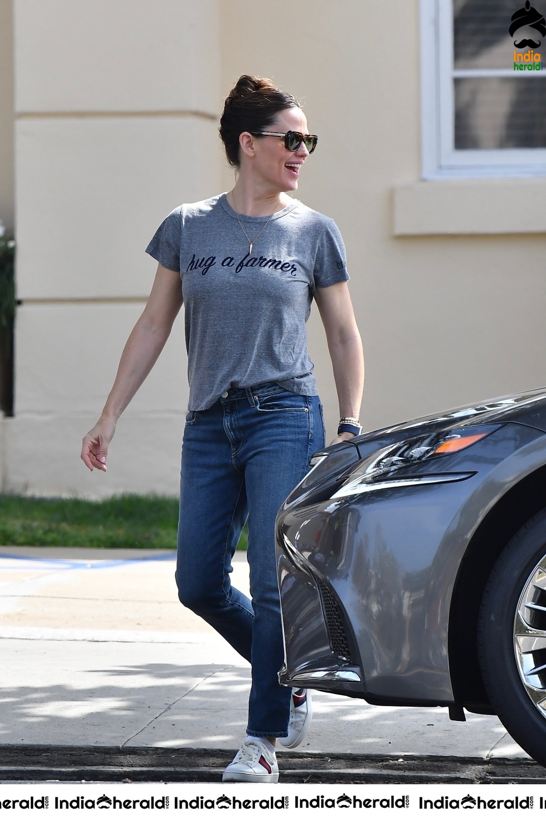 Jennifer Garner Spotted with HUG A FARMER Tee at Studio City