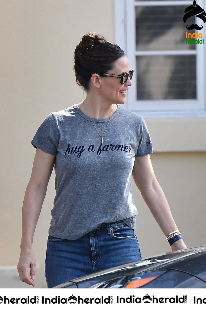 Jennifer Garner Spotted with HUG A FARMER Tee at Studio City