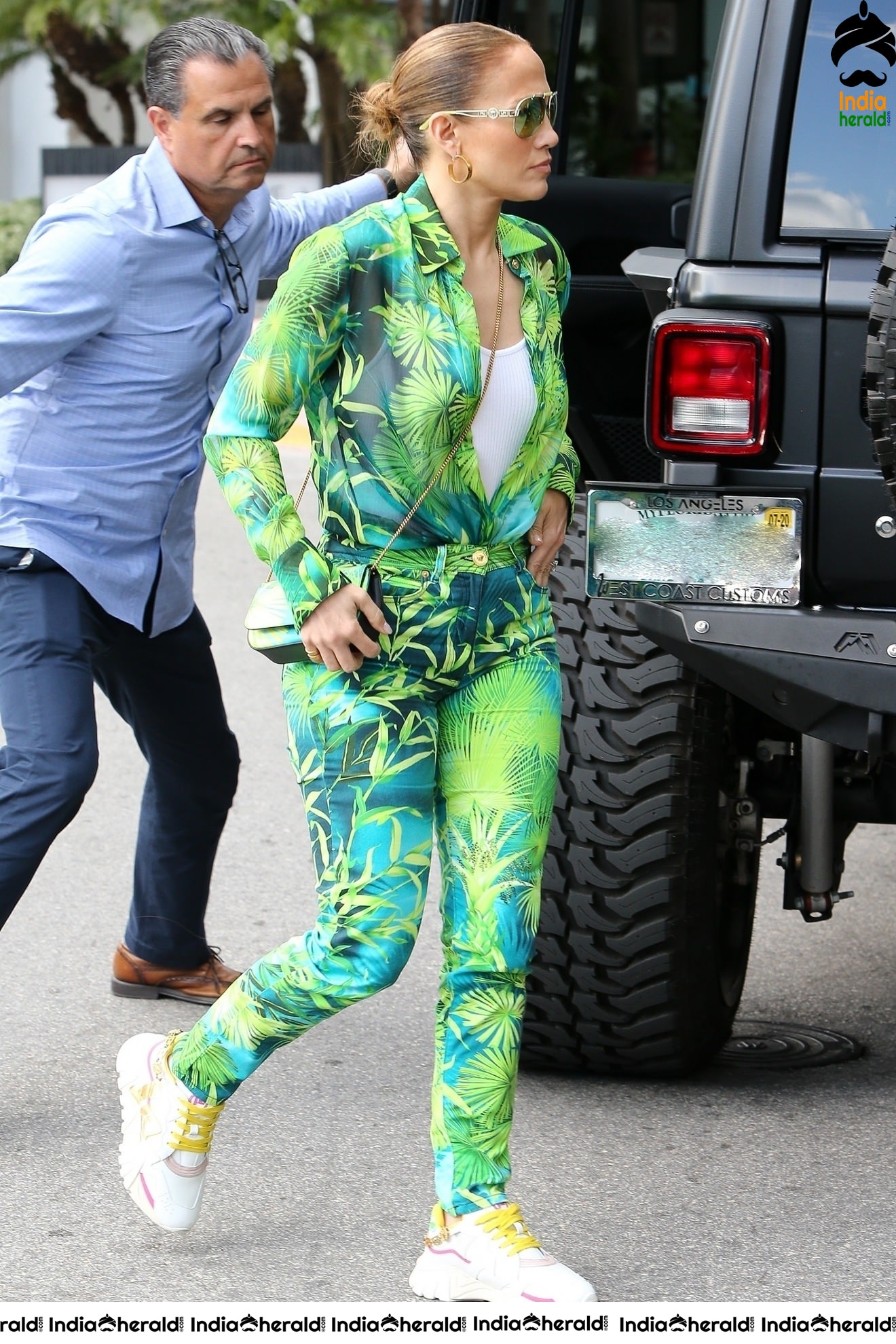 Jennifer Lopez out for brunch with the family in Miami