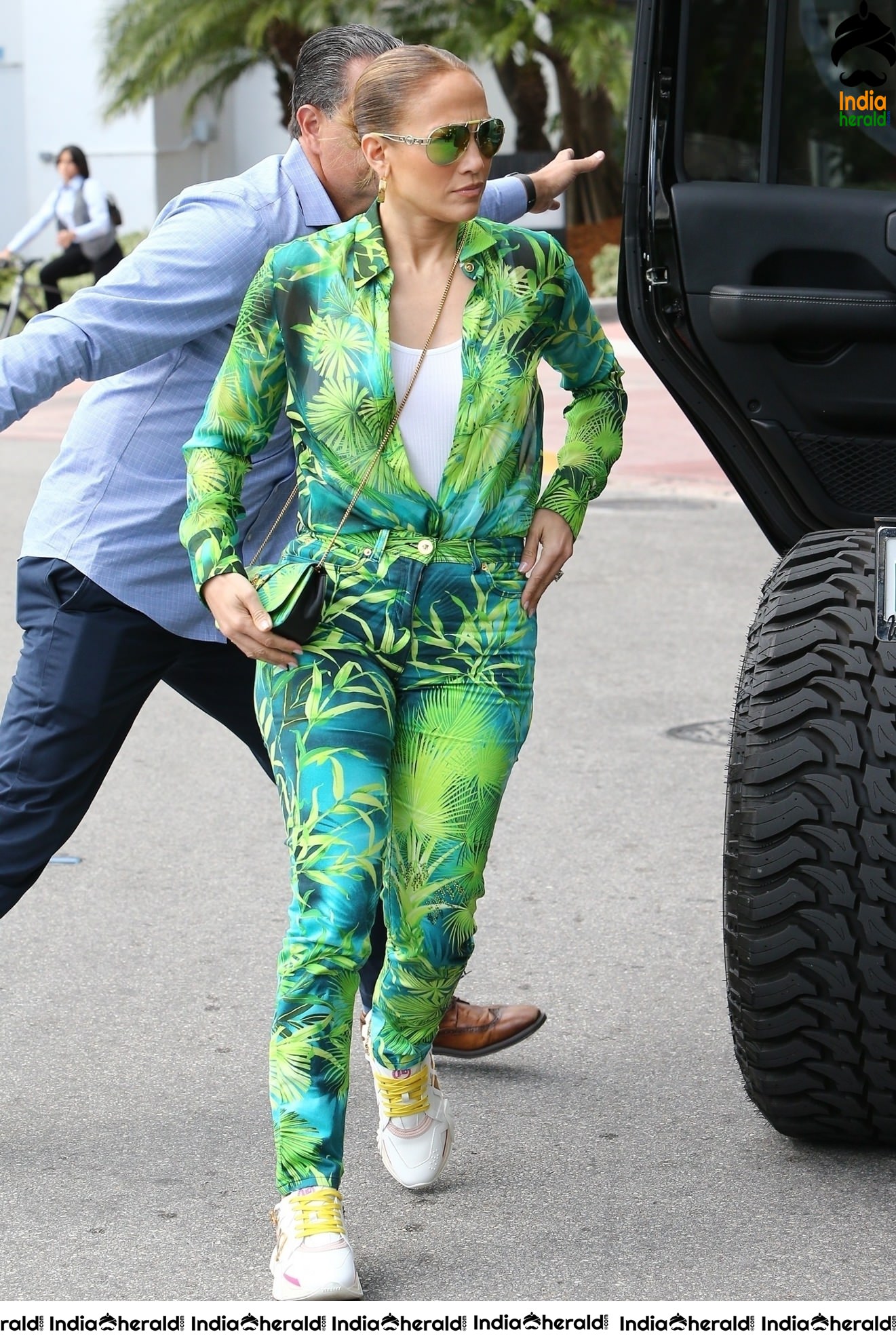 Jennifer Lopez out for brunch with the family in Miami