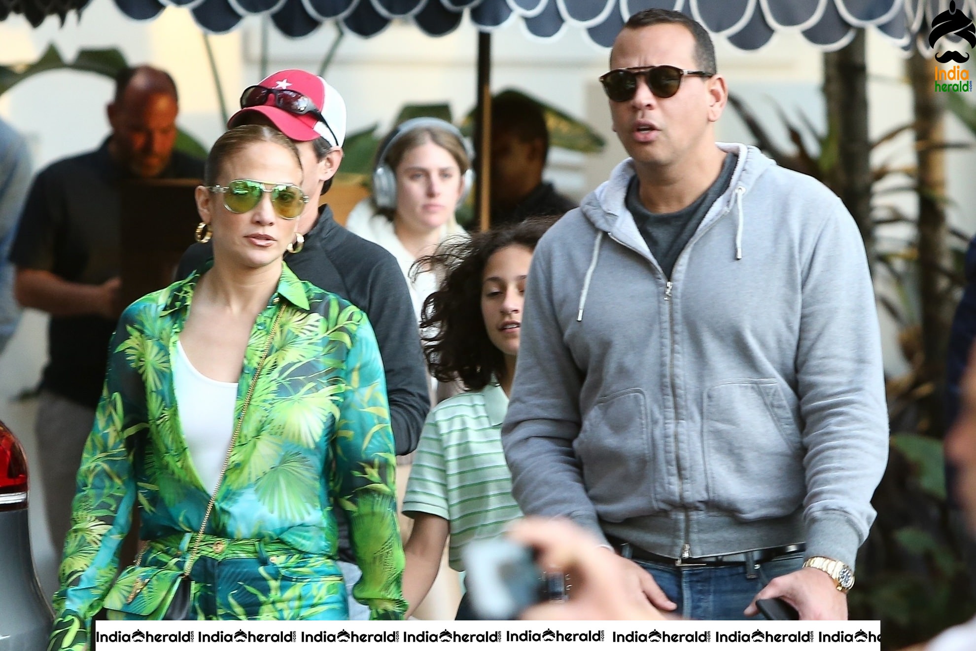 Jennifer Lopez out for brunch with the family in Miami