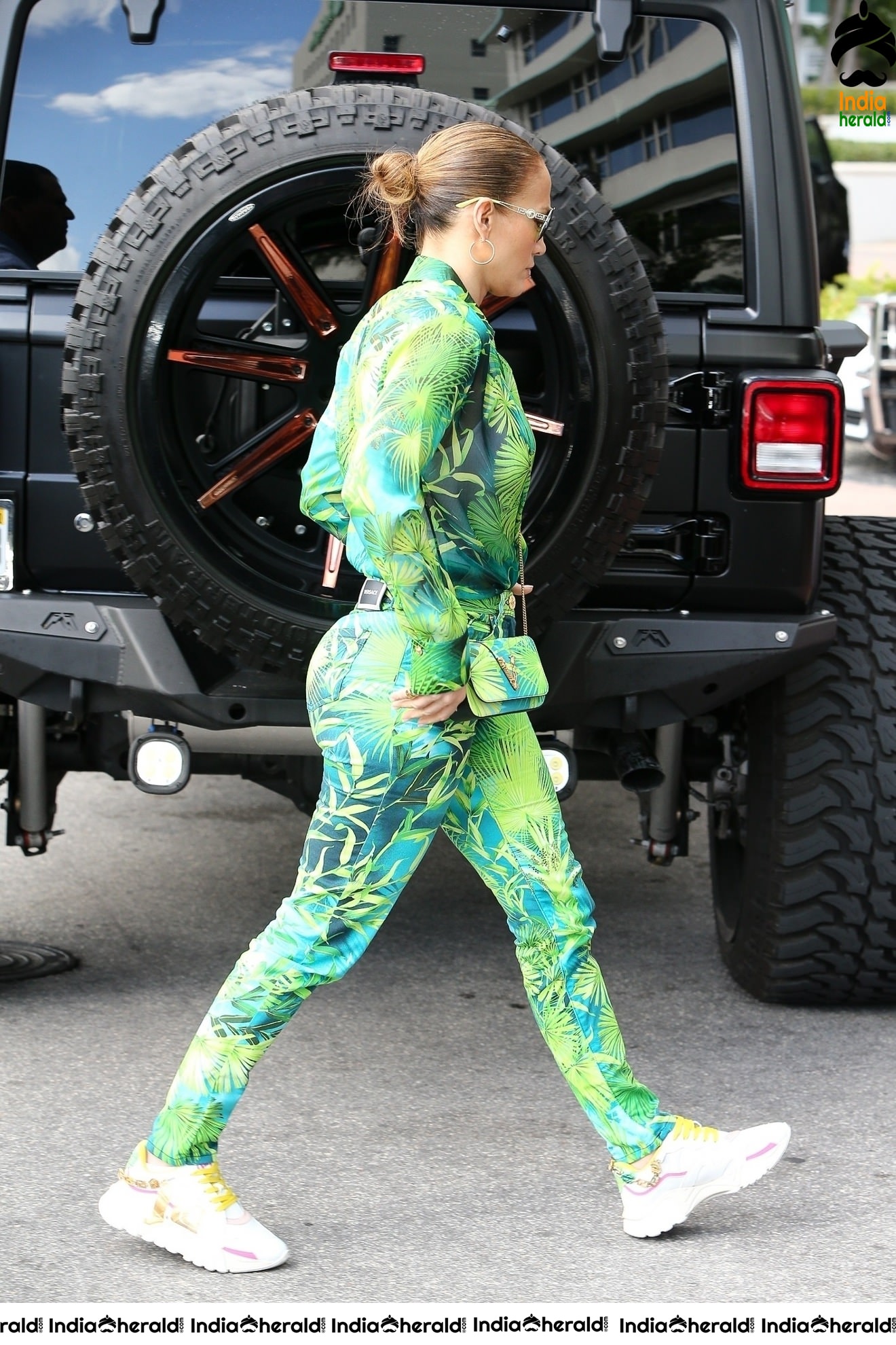 Jennifer Lopez out for brunch with the family in Miami