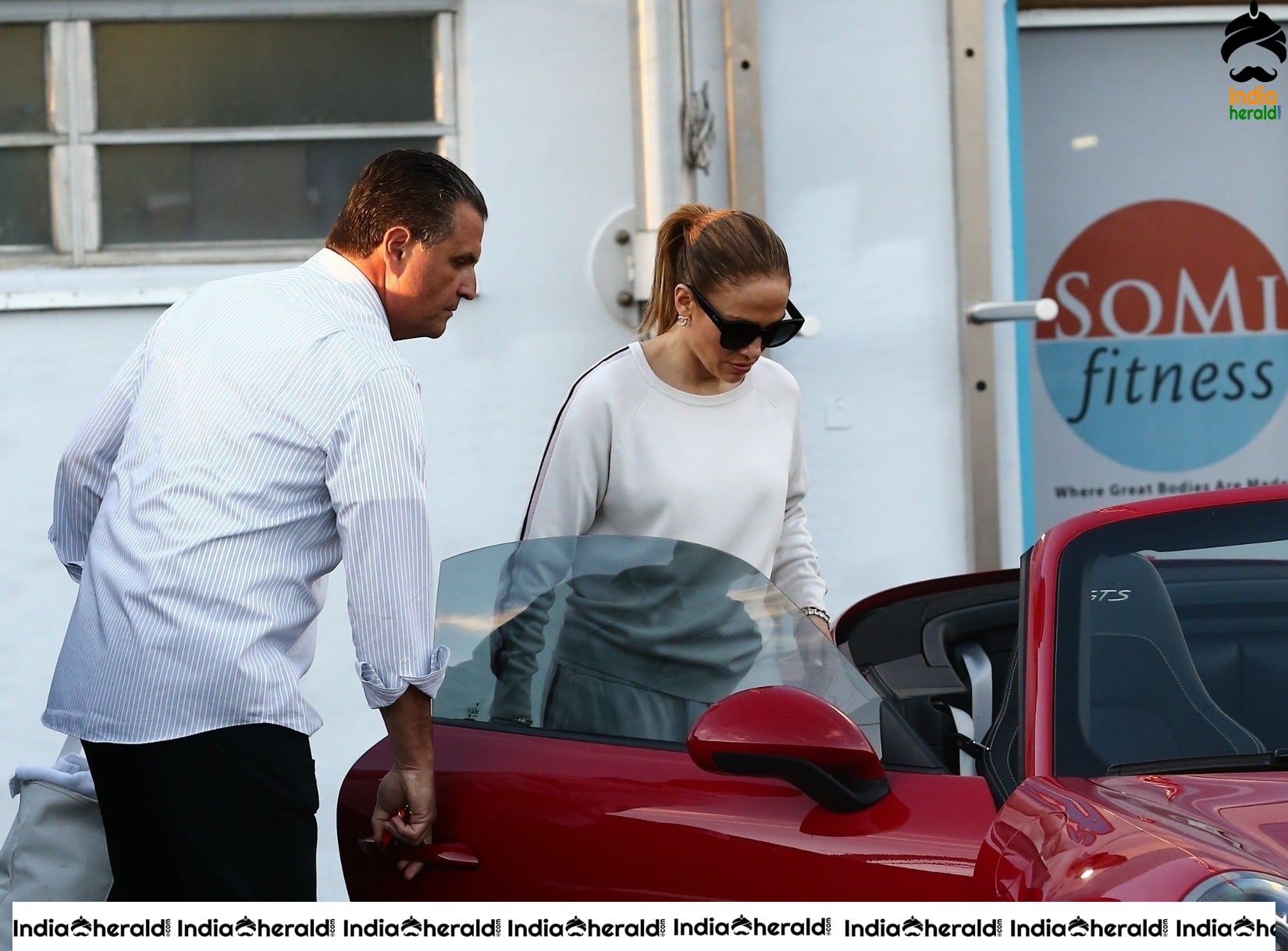 Jennifer Lopez steps out for a casual afternoon in Miami