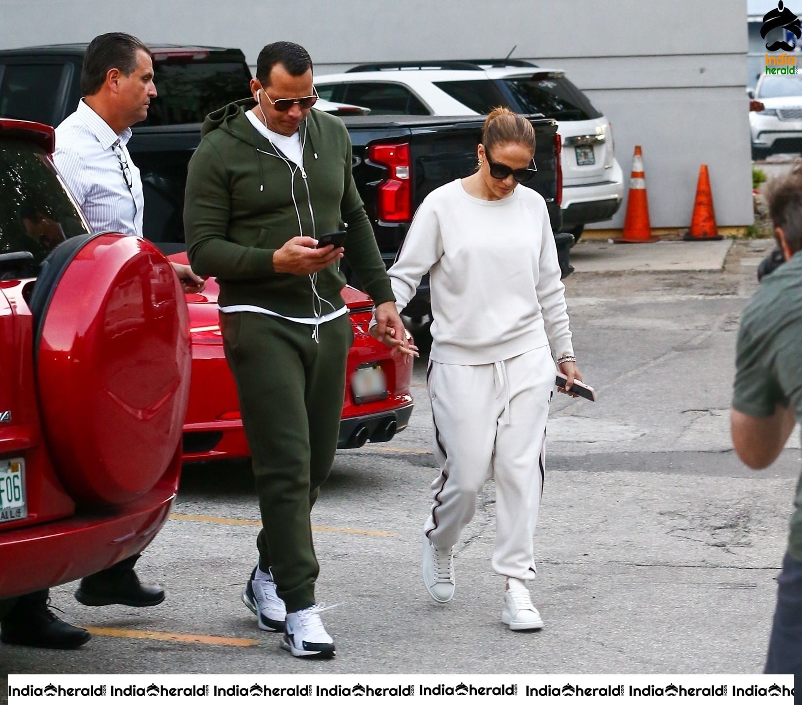 Jennifer Lopez steps out for a casual afternoon in Miami