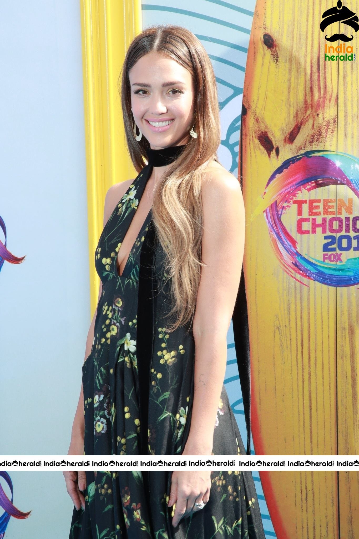 Jessica Alba At FOXs Teen Choice Awards 2019 In Hermosa Beach