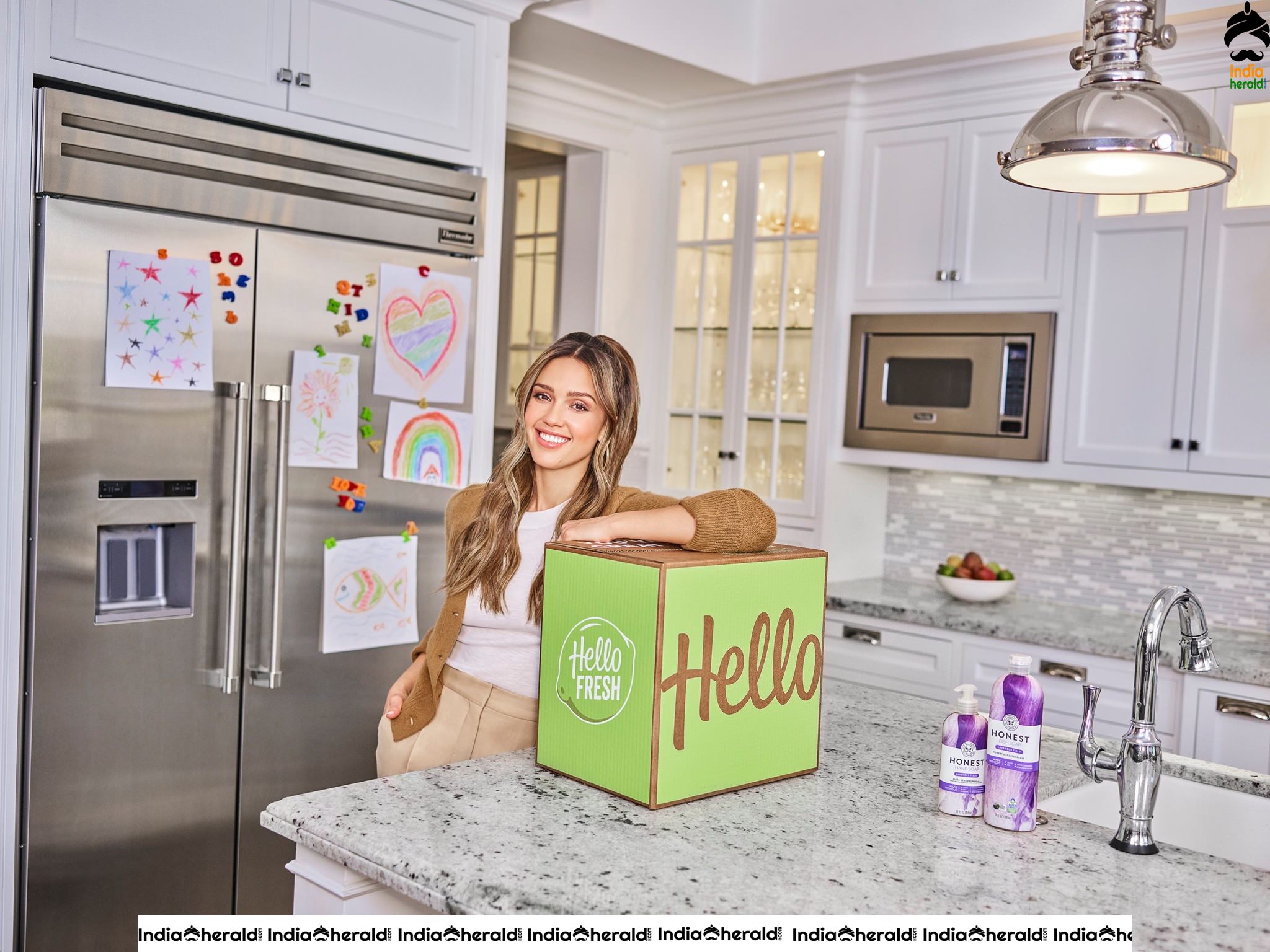 Jessica Alba Cute and Hot Photos Collection Set 1