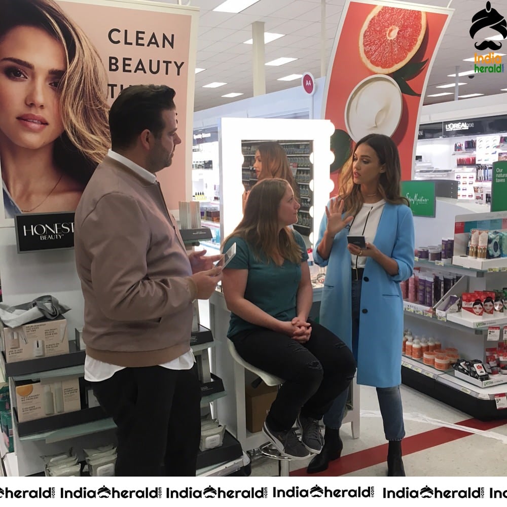 Jessica Alba Cute and Hot Photos Collection Set 4