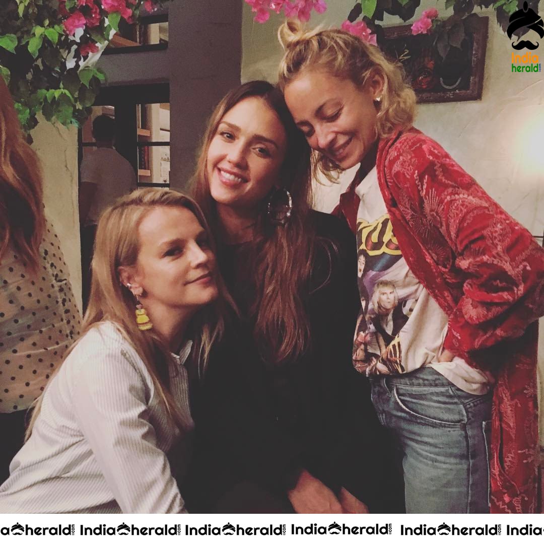 Jessica Alba Cute and Hot Photos Collection Set 4