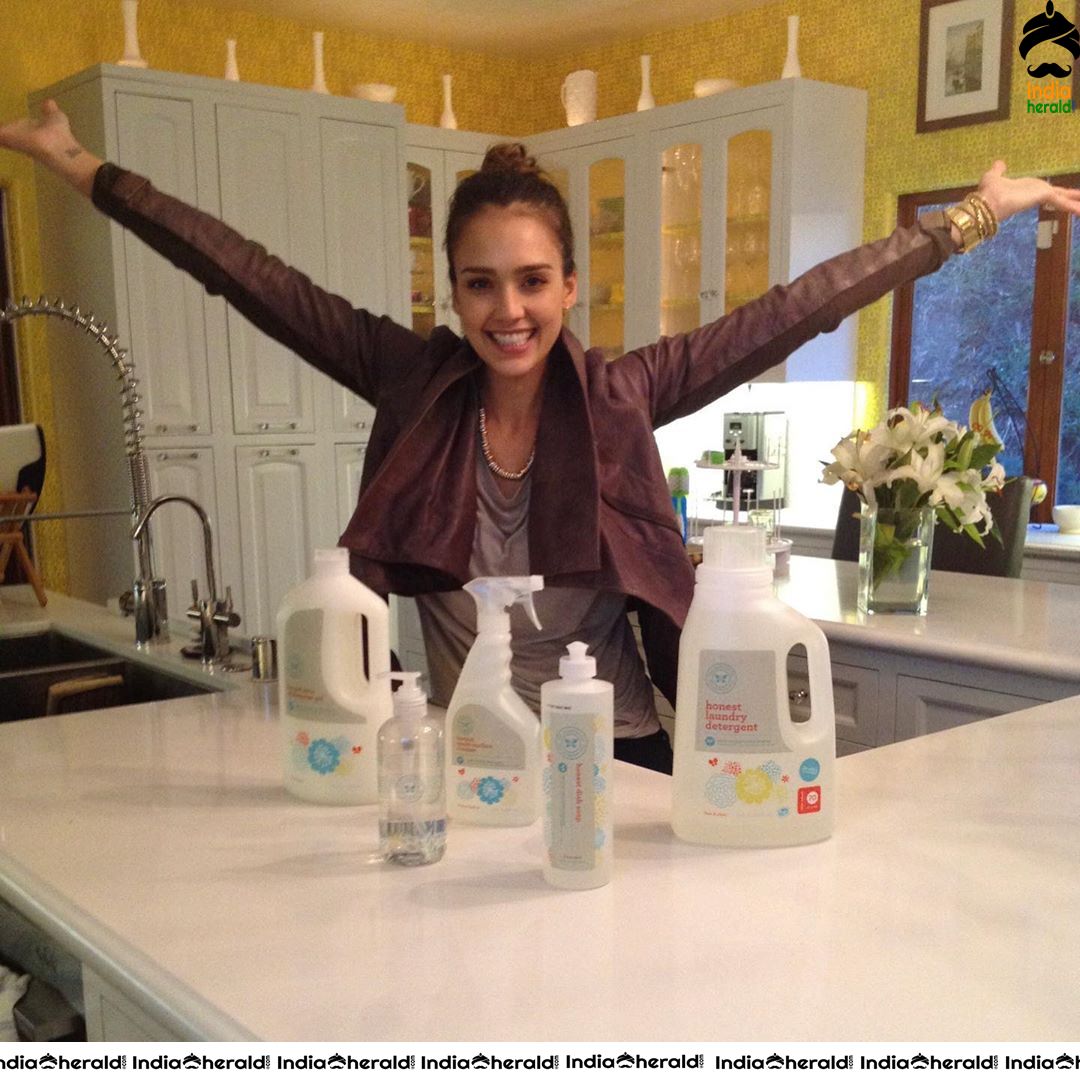 Jessica Alba Latest Hot Photos Collection Set 1