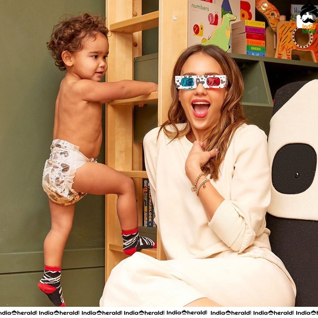 Jessica Alba Latest Hot Photos Collection Set 1