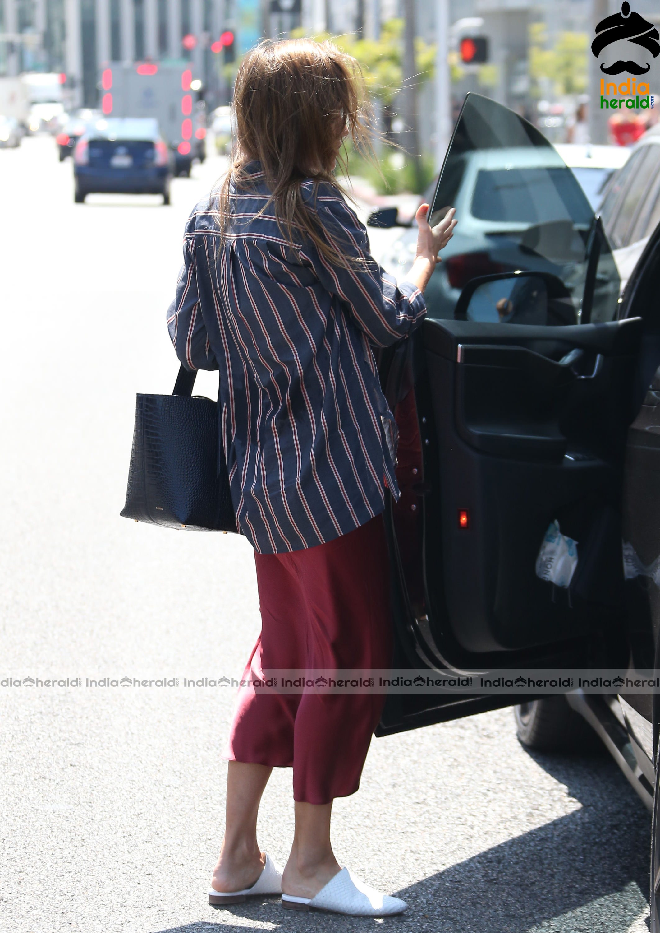 Jessica Alba Out in Beverly Hills CA
