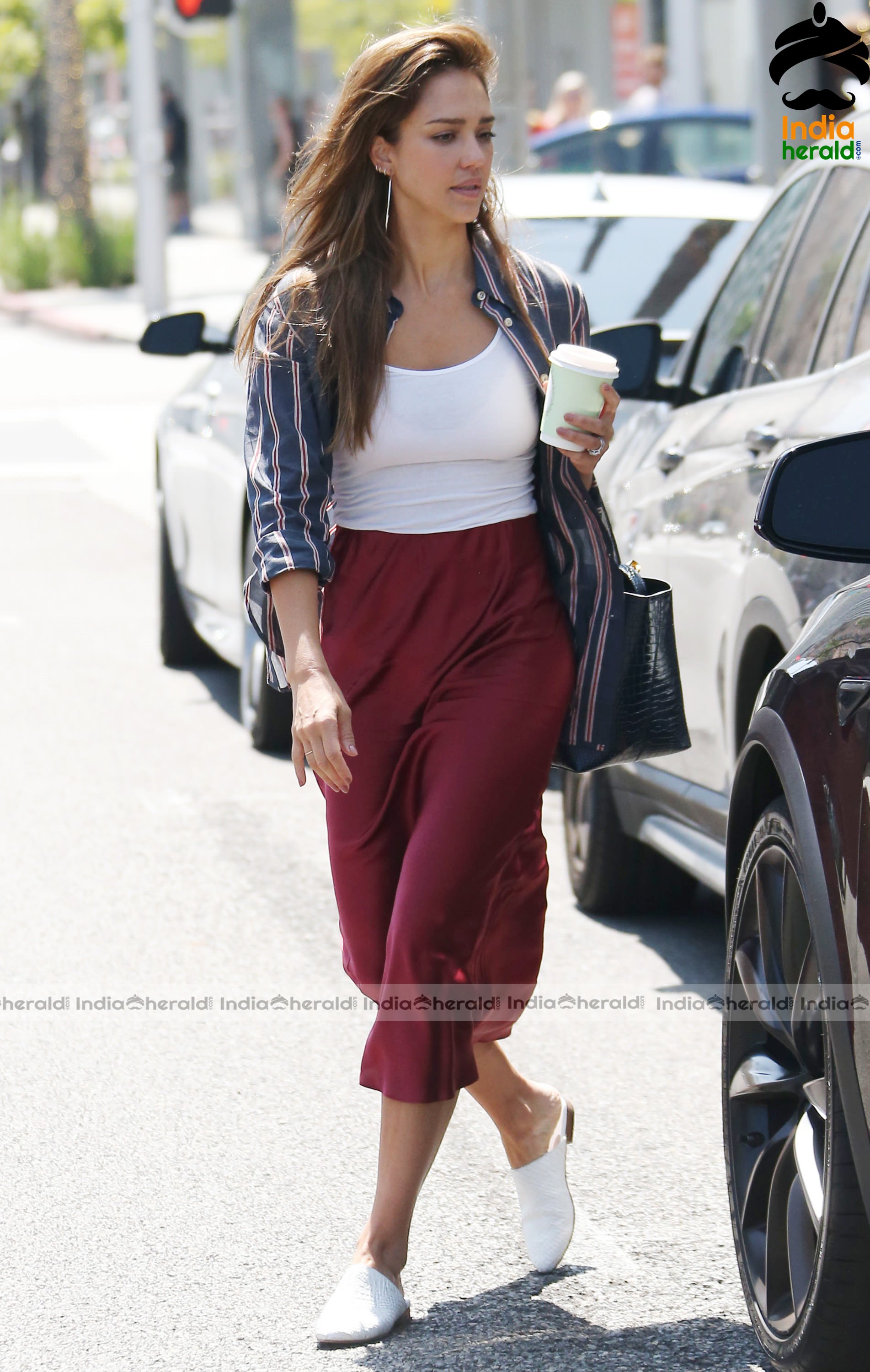 Jessica Alba Out in Beverly Hills CA