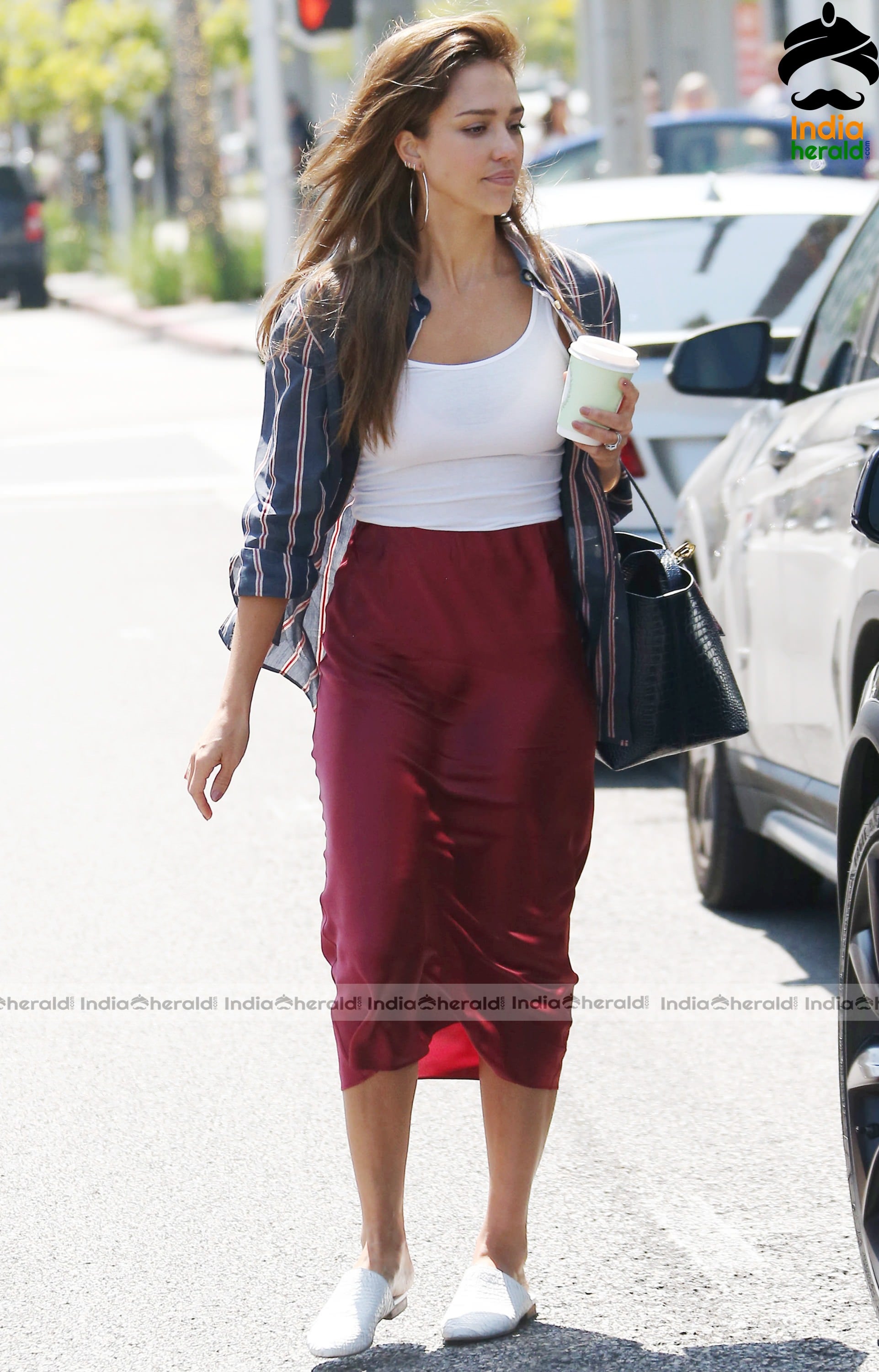 Jessica Alba Out in Beverly Hills CA