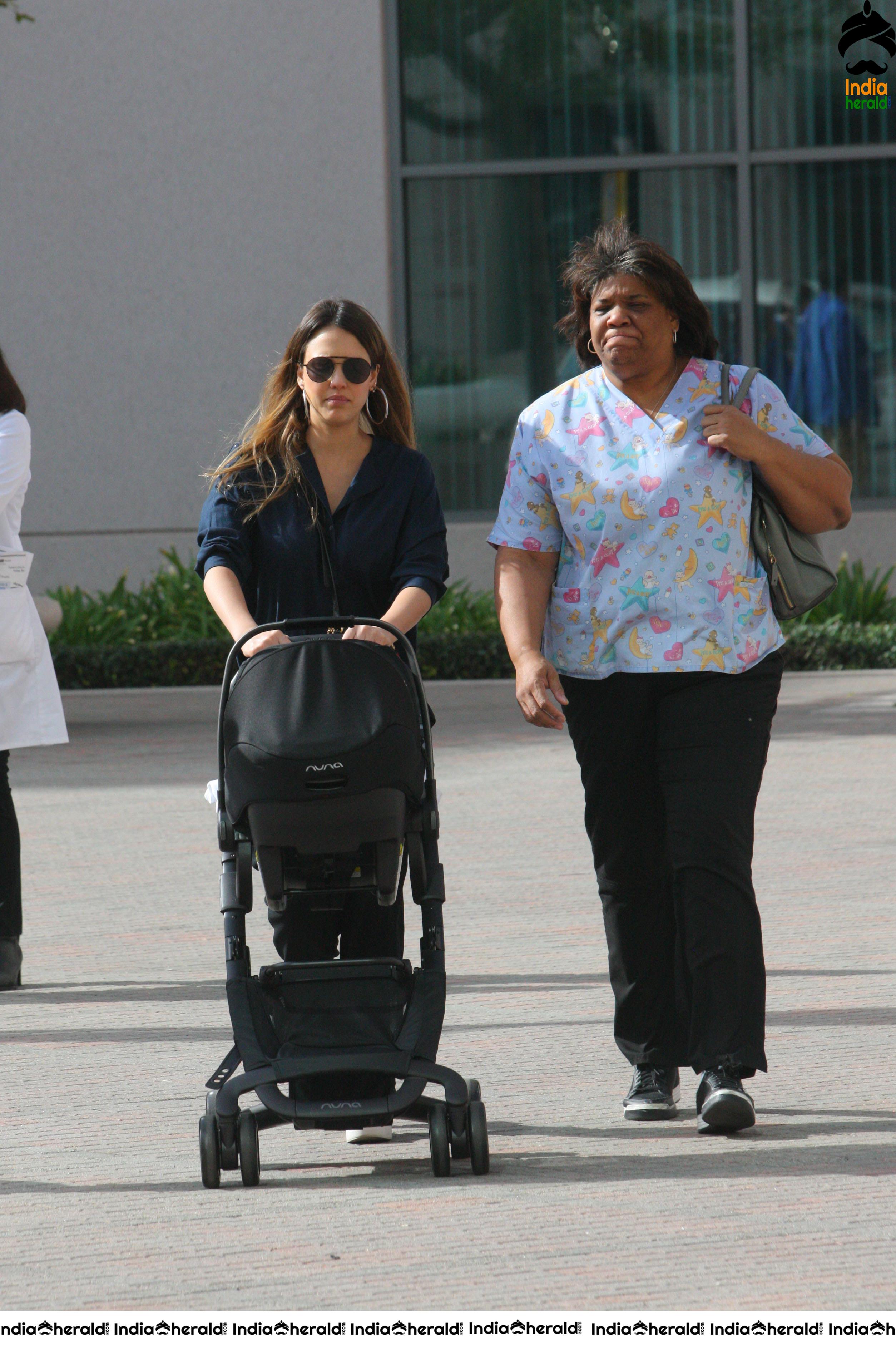 Jessica Alba Visiting a doctors office in LA Set 1