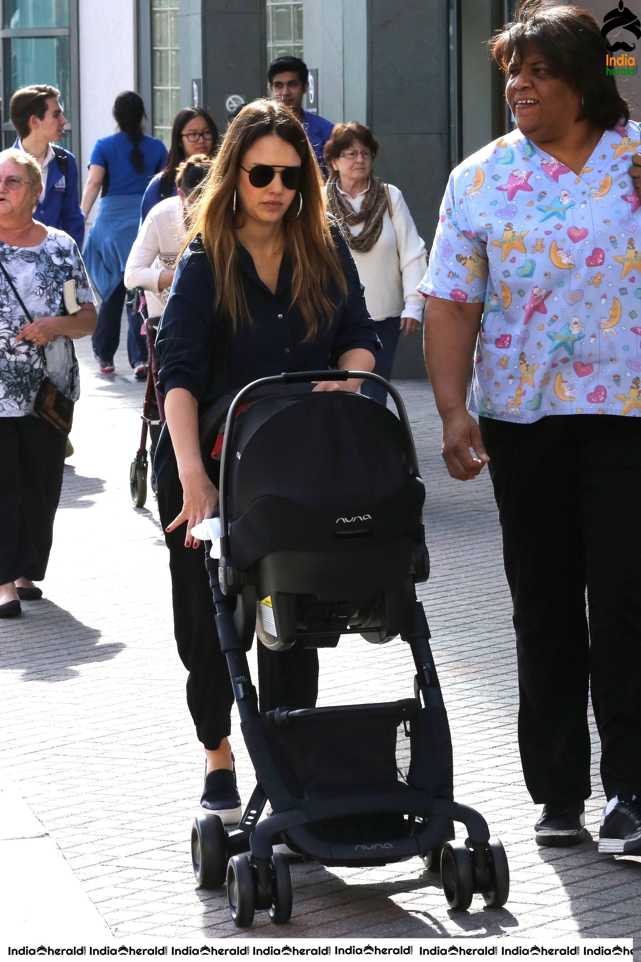 Jessica Alba Visiting a doctors office in LA Set 1