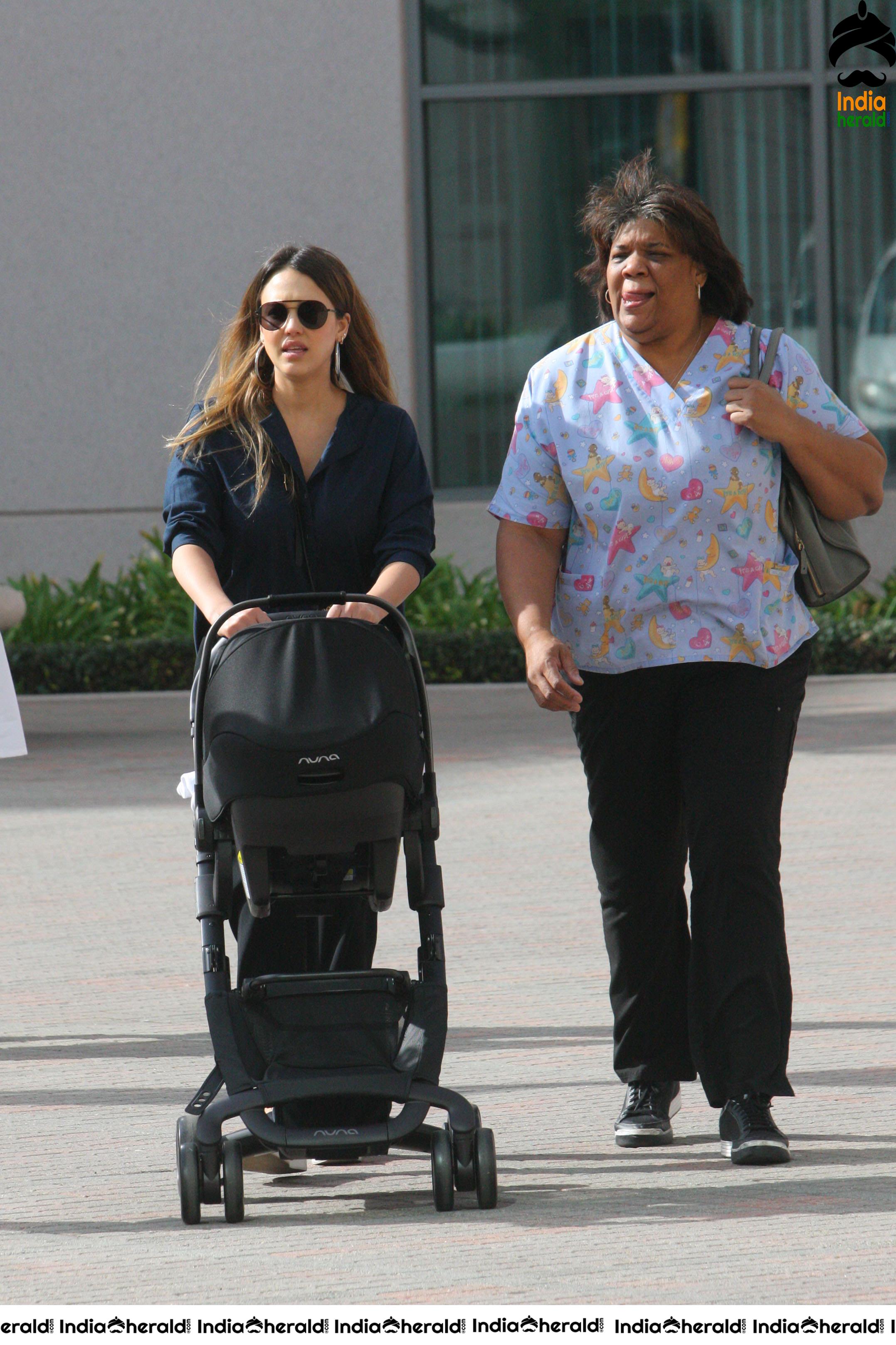 Jessica Alba Visiting a doctors office in LA Set 1