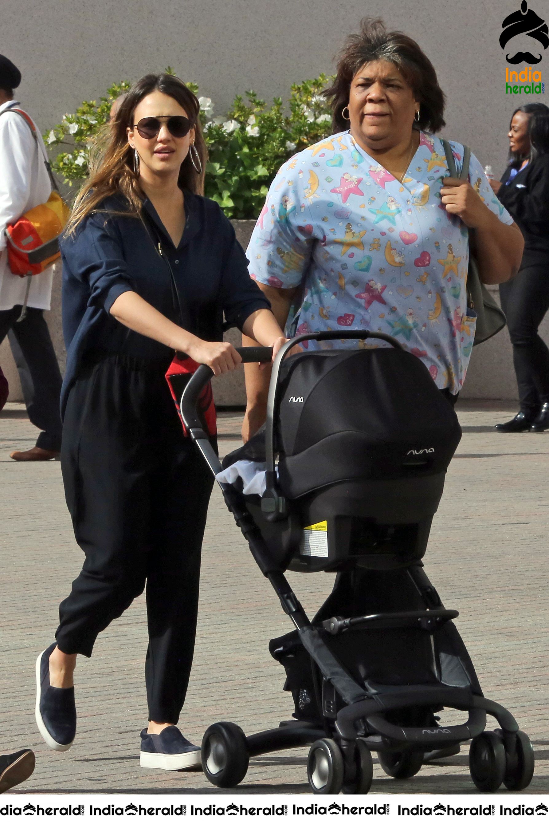 Jessica Alba Visiting a doctors office in LA Set 1