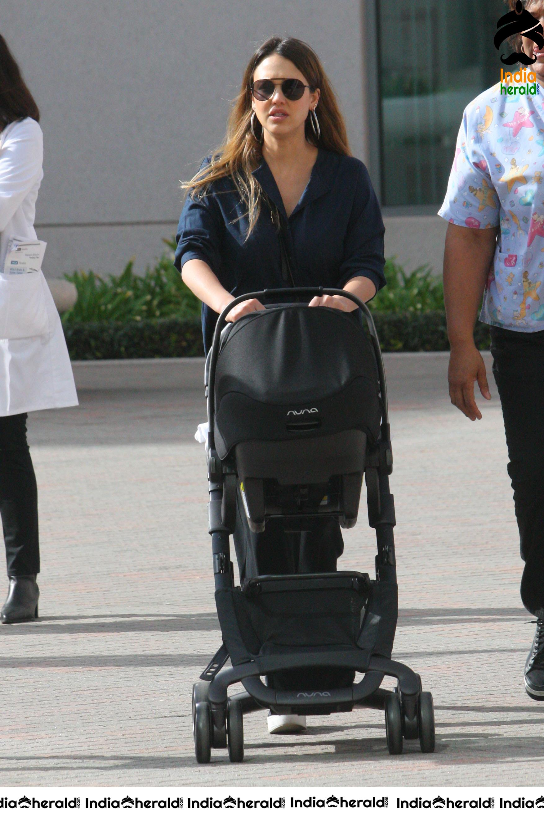 Jessica Alba Visiting a doctors office in LA Set 2