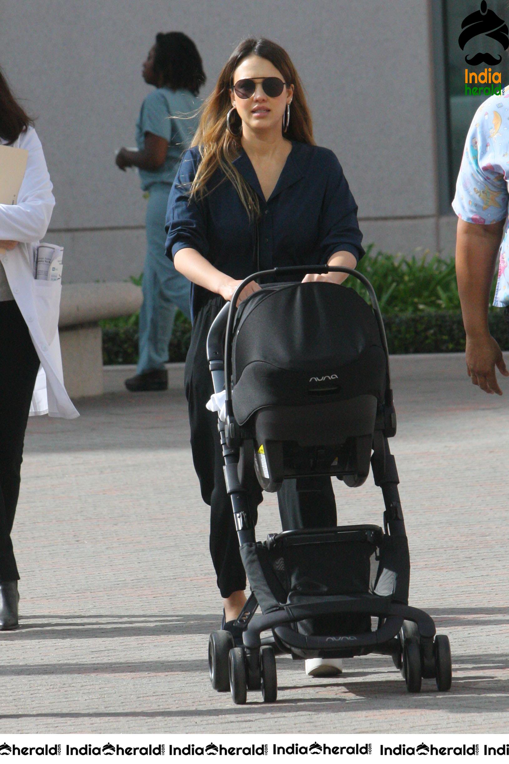 Jessica Alba Visiting a doctors office in LA Set 2