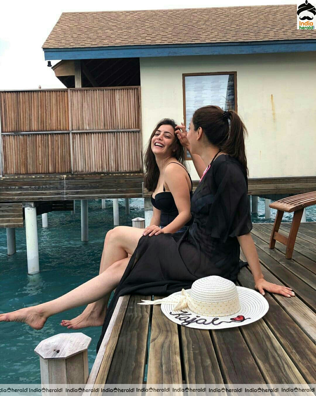 Kajal Aggarwal And Her Sister Cute Stills