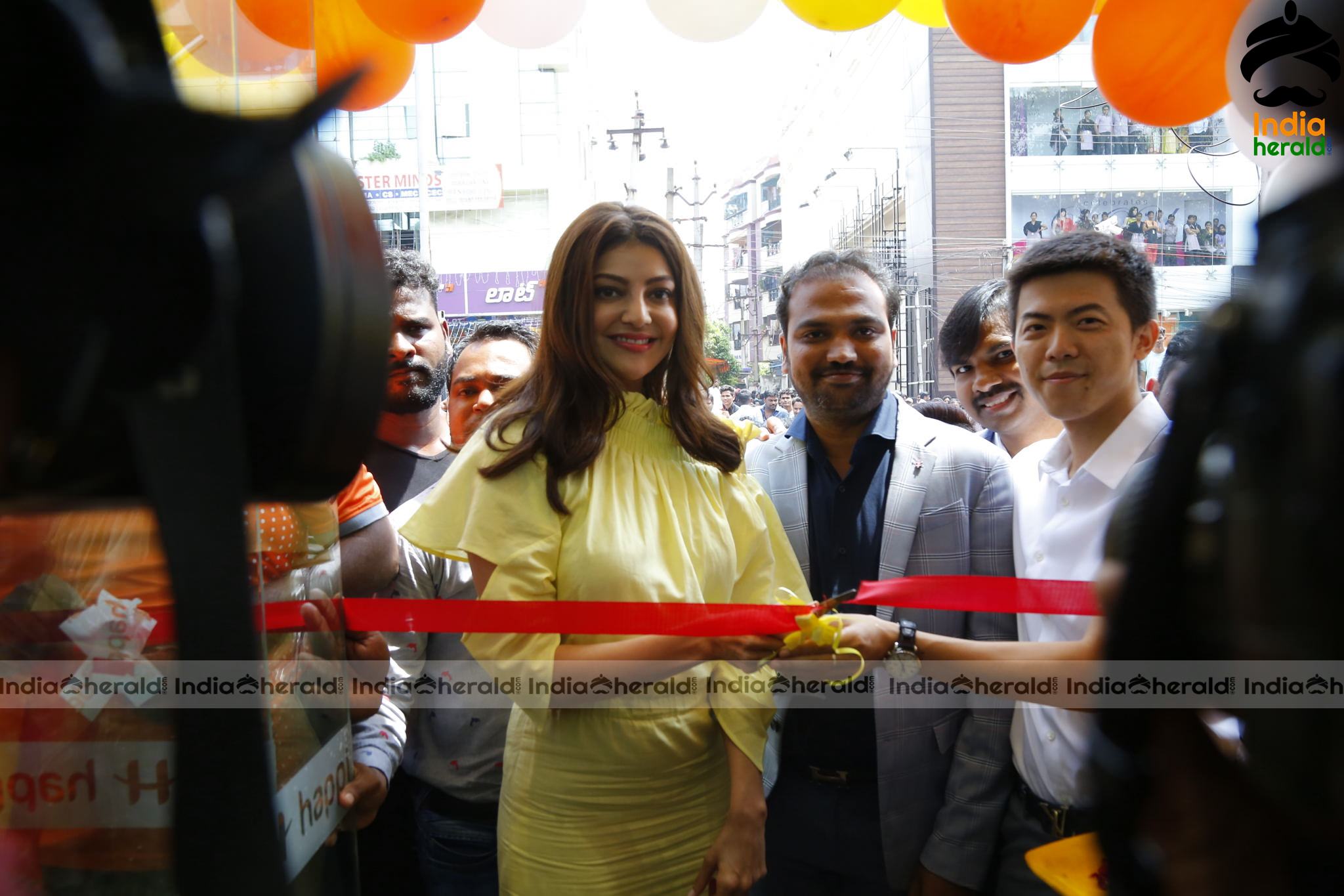 Kajal Aggarwal at Grand Launch of HAPPI MOBILES 57th Store at Vizag Set 1