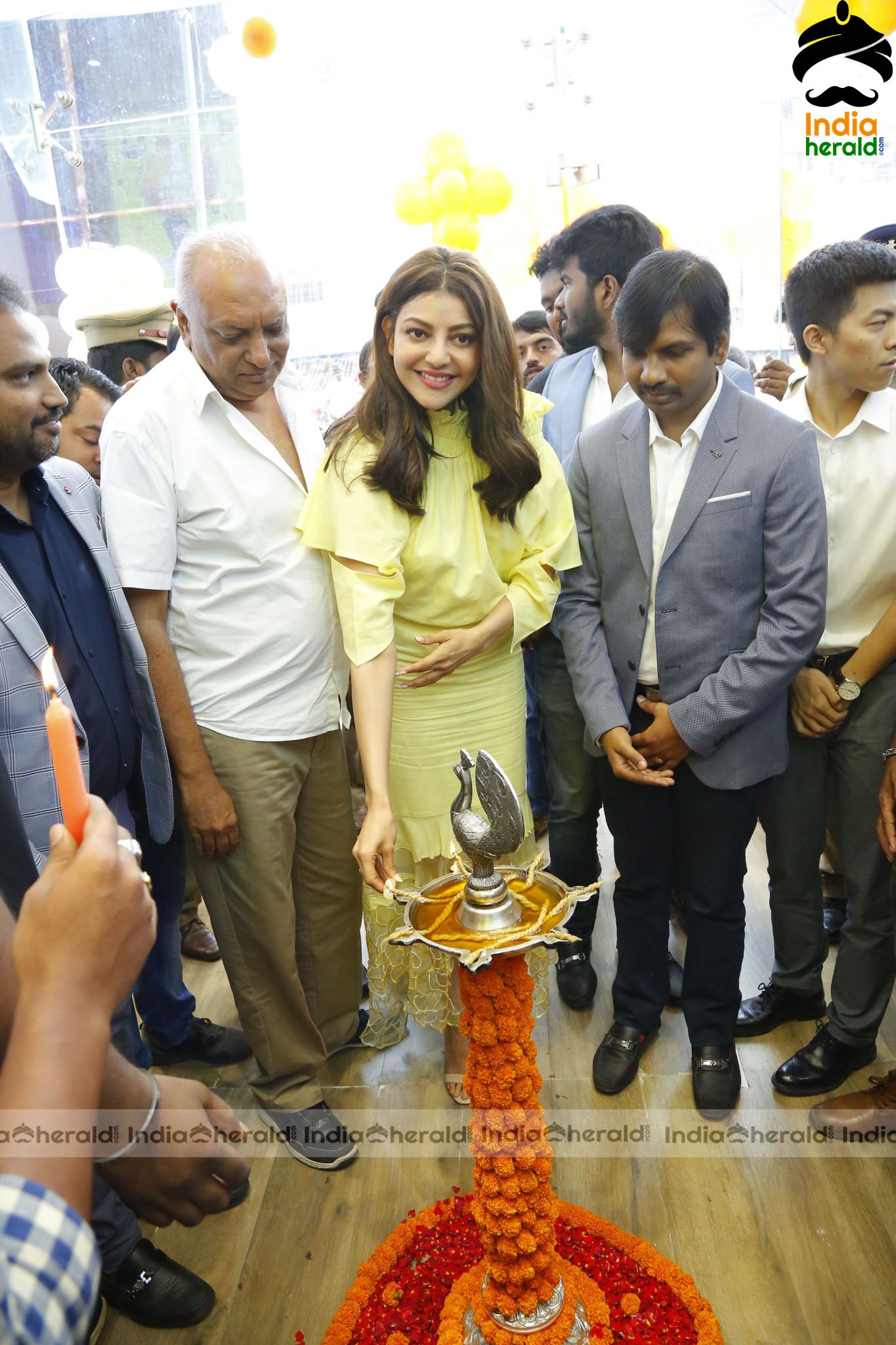 Kajal Aggarwal at Grand Launch of HAPPI MOBILES 57th Store at Vizag Set 1