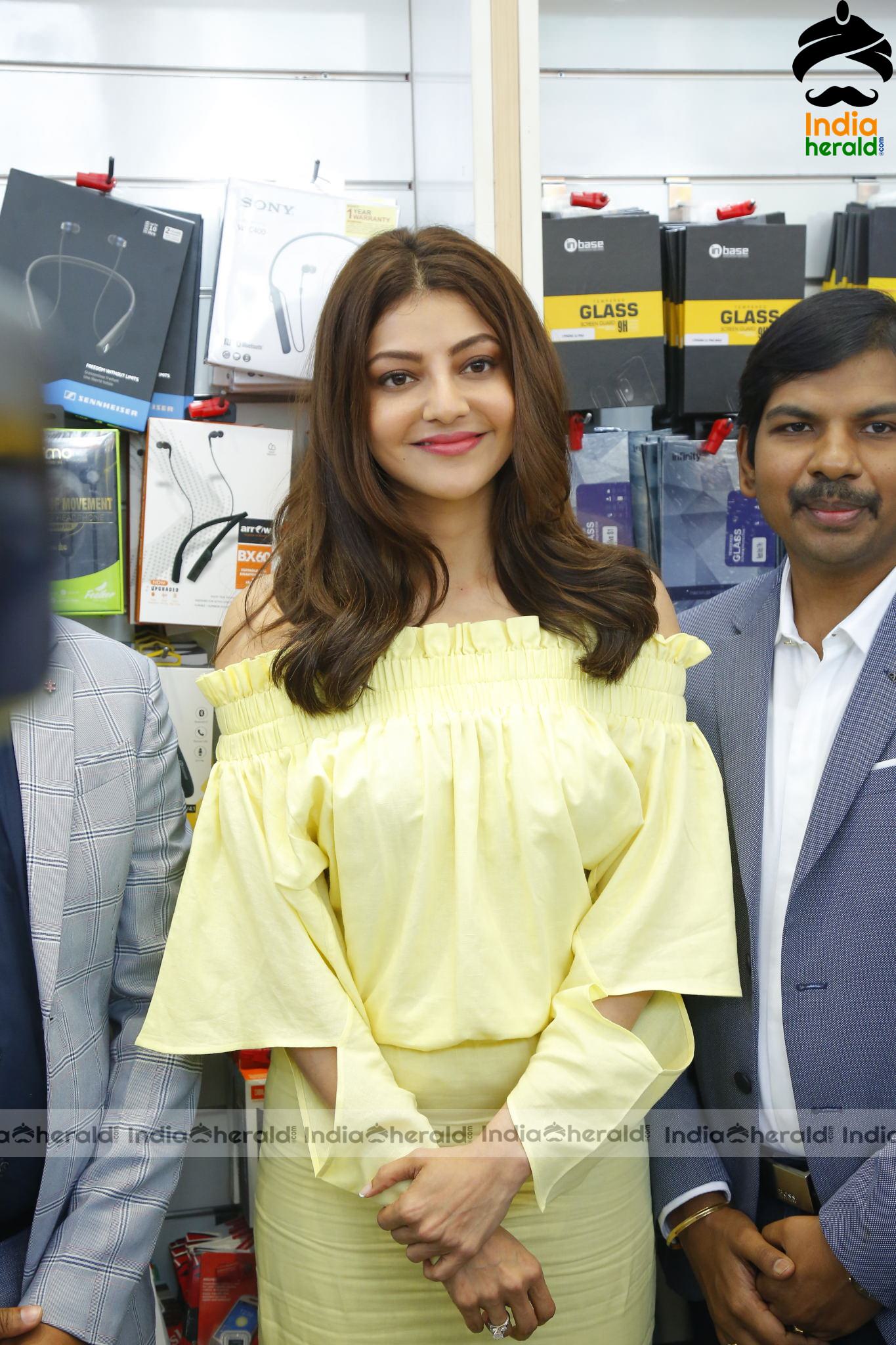 Kajal Aggarwal at Grand Launch of HAPPI MOBILES 57th Store at Vizag Set 2