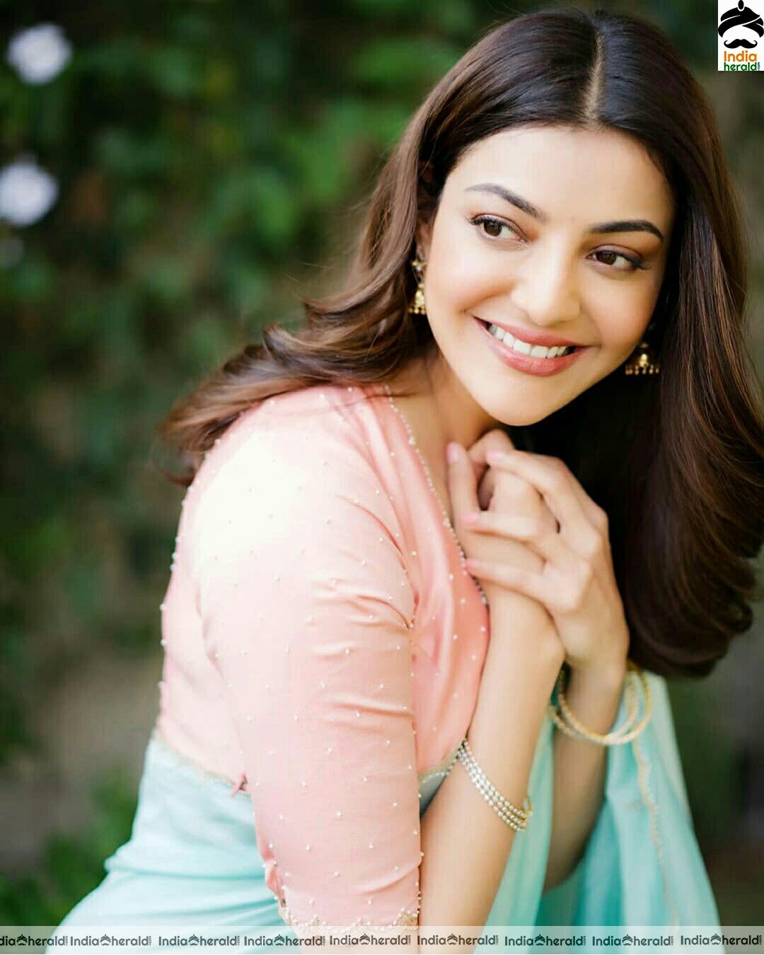 Kajal Aggarwal Cute Blue Saree Stills