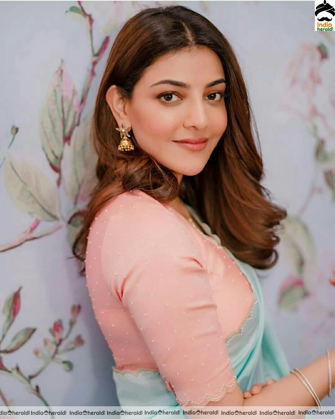 Kajal Aggarwal Cute Blue Saree Stills