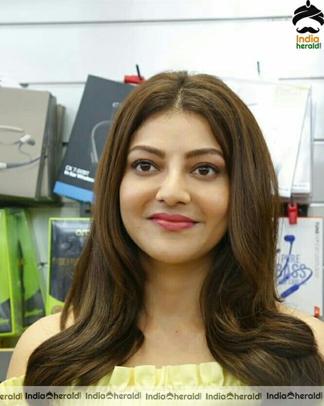 Kajal Aggarwal Cute Compilation Photo Stills