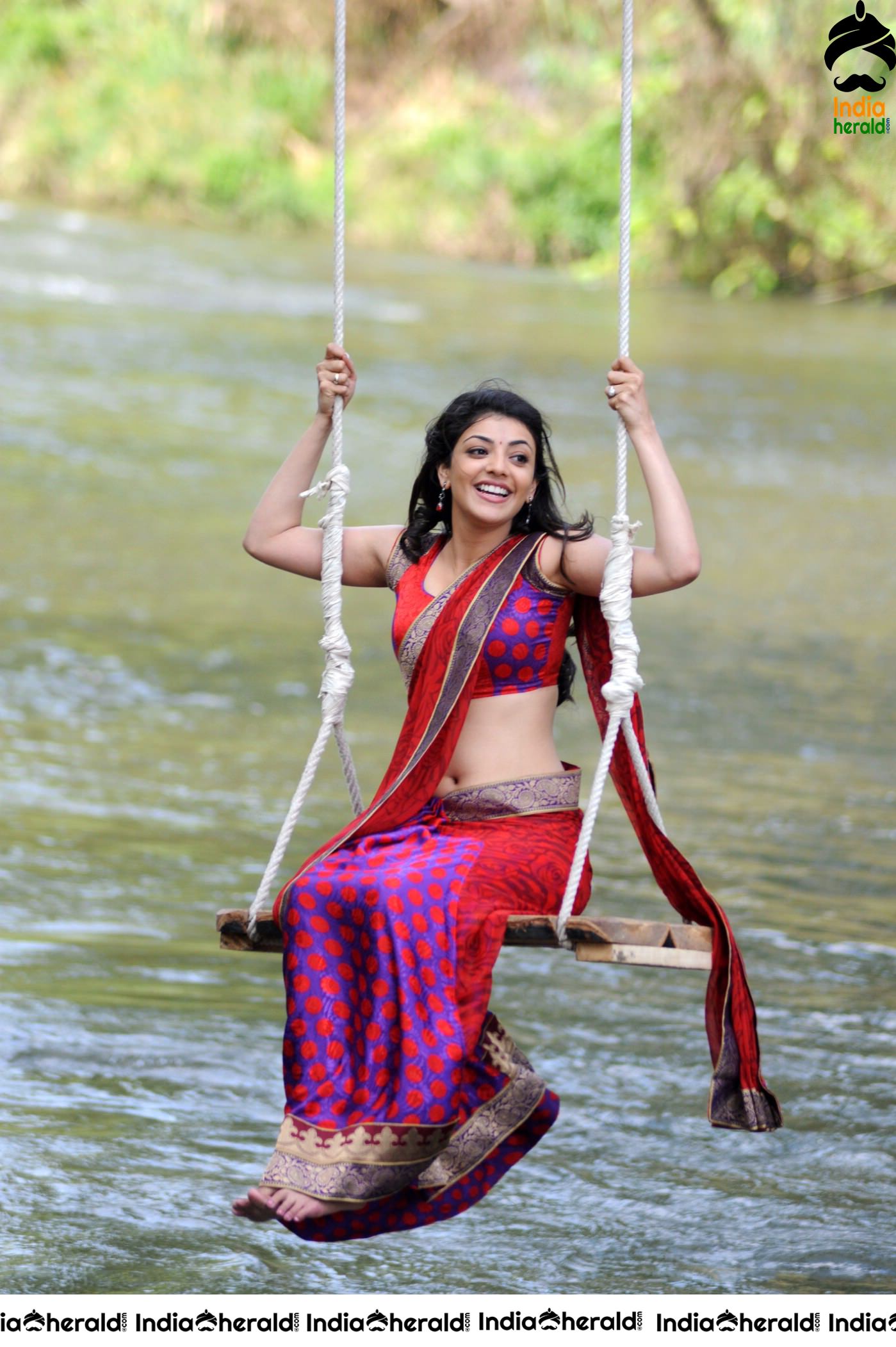 Kajal Aggarwal Flaunts her Flat Tummy and Sexy Navel in Saree Set 1