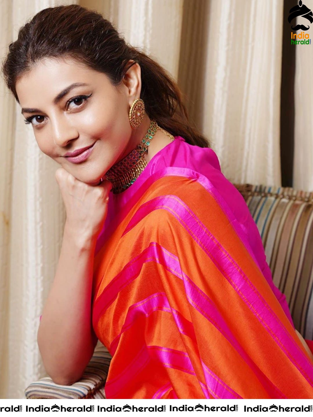 Kajal Aggarwal Fully Covered in Saree yet Fully Seductive