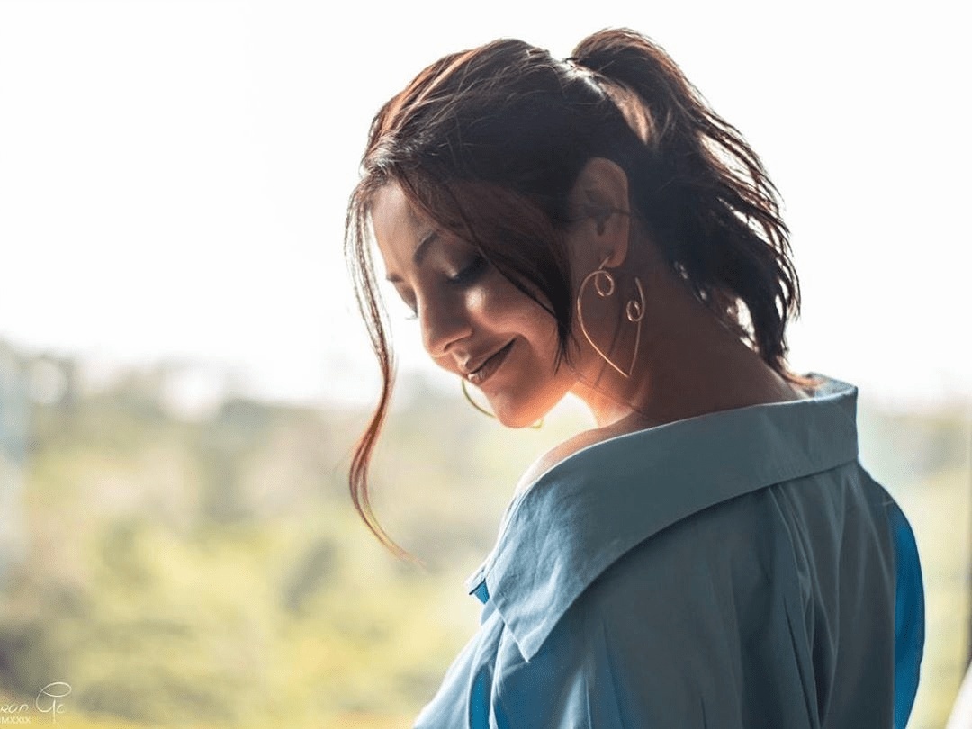 Kajal Aggarwal Glam Stills In Bennch Outfit