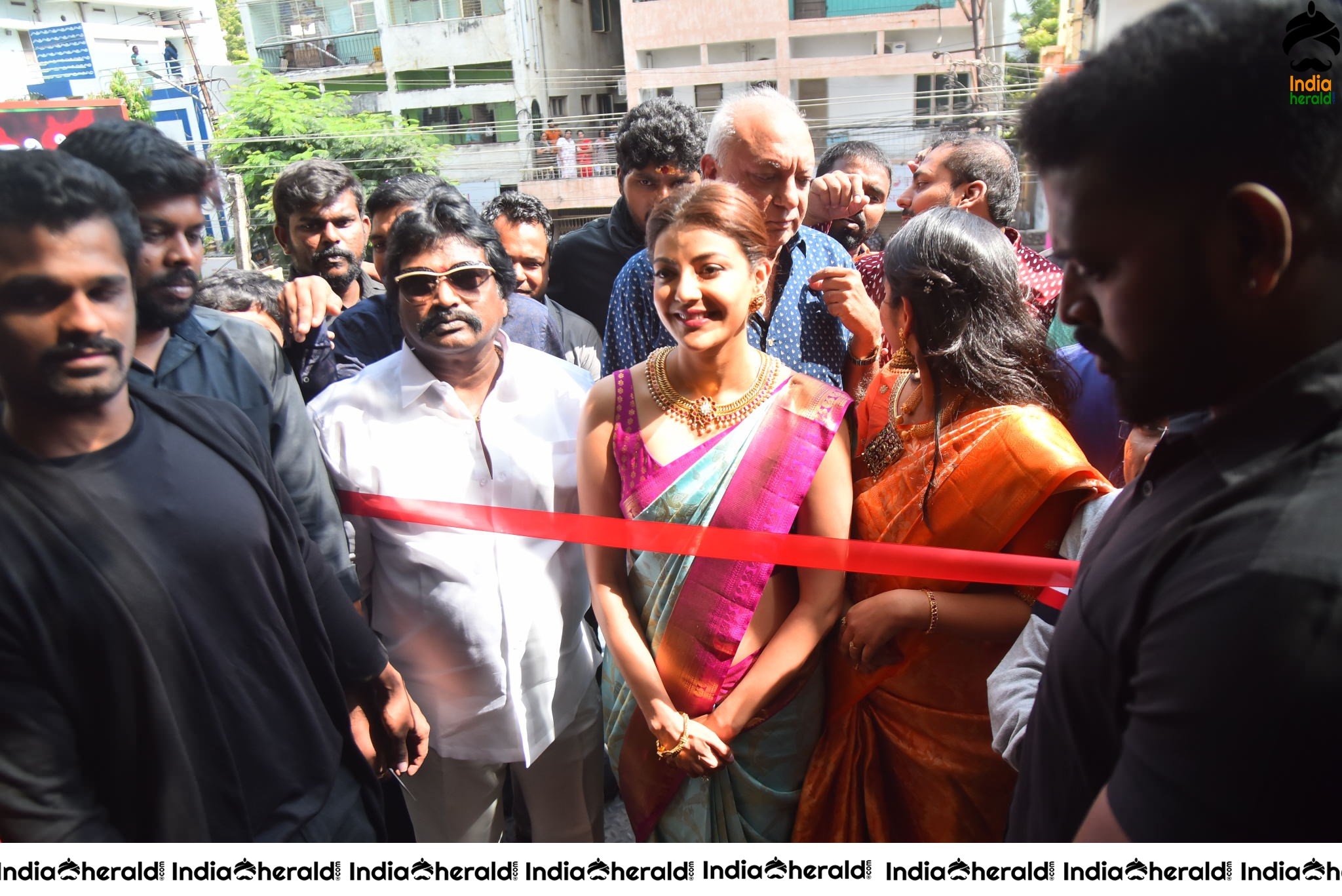 Kajal Aggarwal Hot Hip and Navel Show in Saree at the Launch of Vidhatri Shopping Mall Set 3