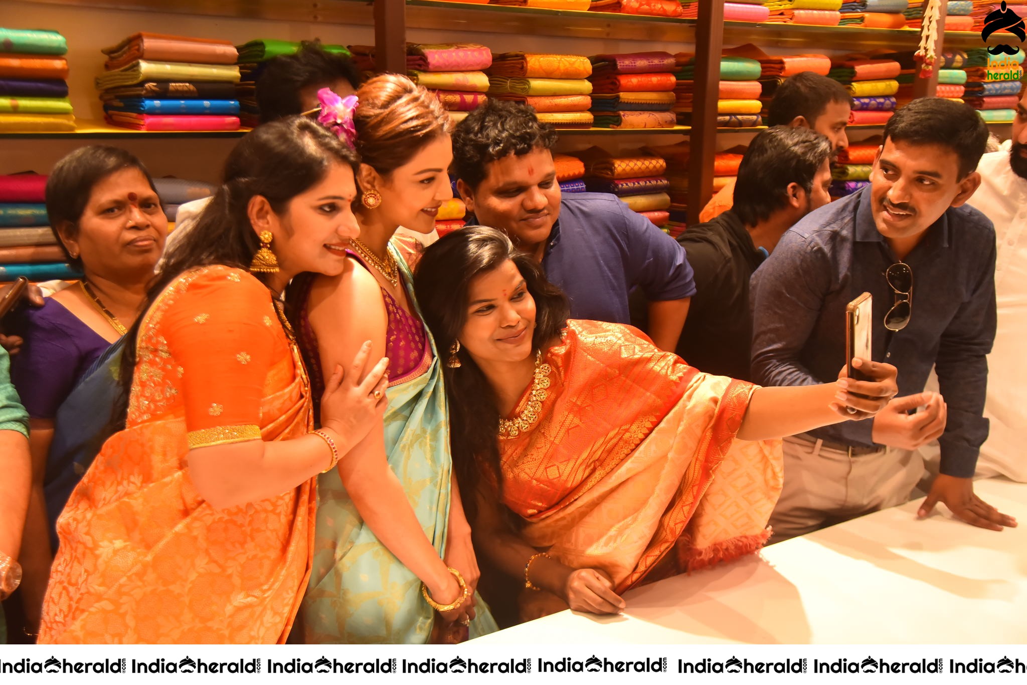 Kajal Aggarwal Hot Hip and Navel Show in Saree at the Launch of Vidhatri Shopping Mall Set 4