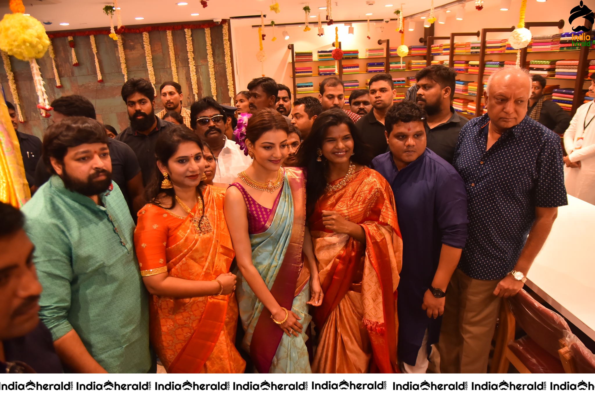Kajal Aggarwal Hot Hip and Navel Show in Saree at the Launch of Vidhatri Shopping Mall Set 4