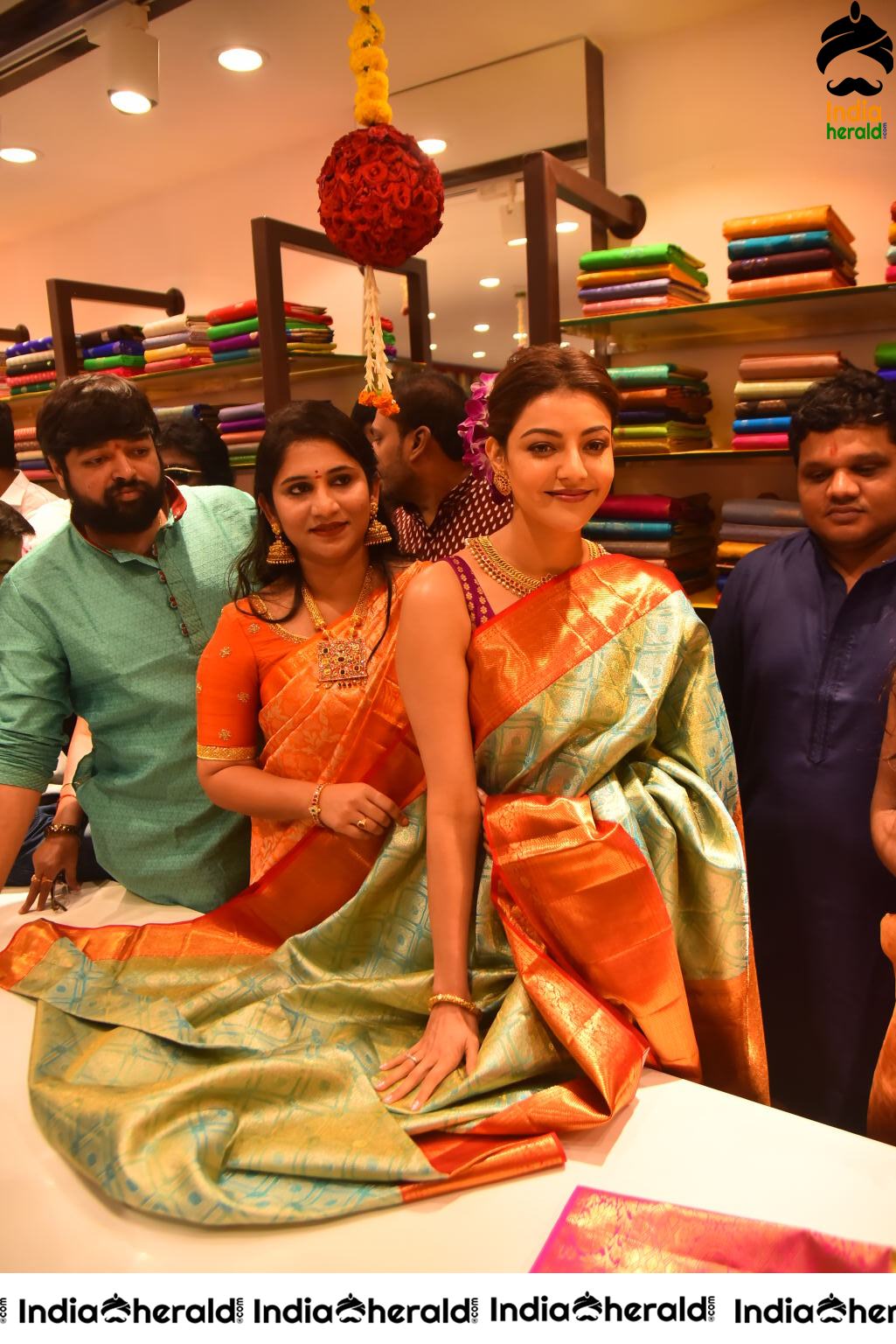 Kajal Aggarwal Hot Hip and Navel Show in Saree at the Launch of Vidhatri Shopping Mall Set 4