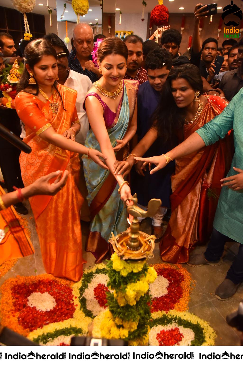 Kajal Aggarwal Hot Hip and Navel Show in Saree at the Launch of Vidhatri Shopping Mall Set 5