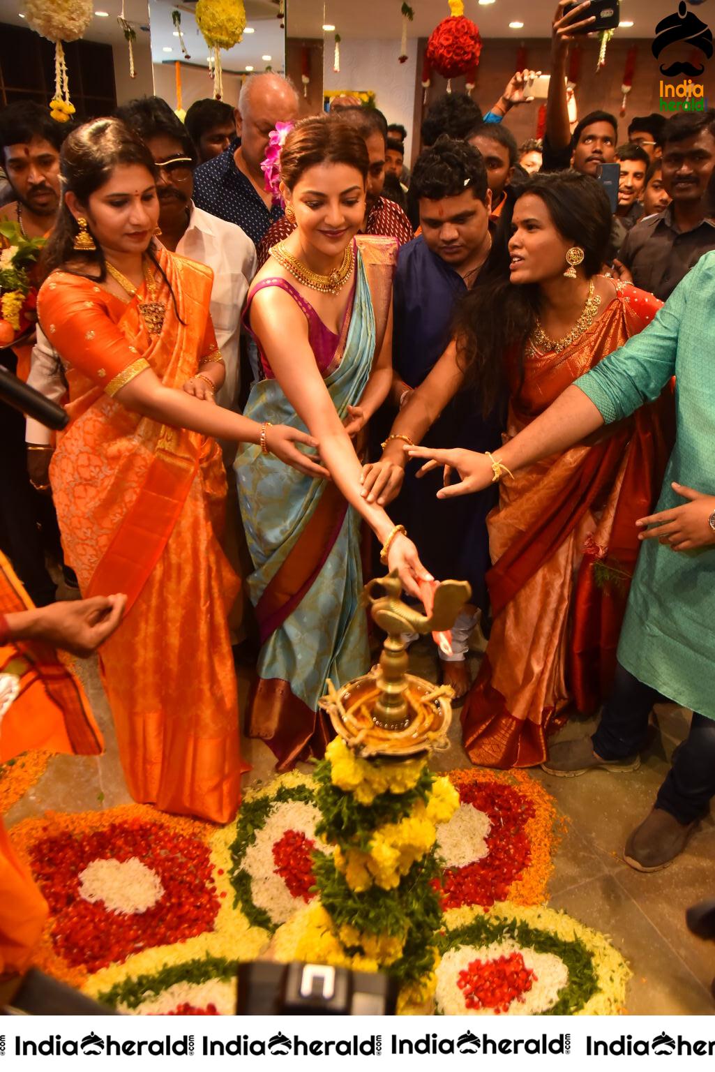 Kajal Aggarwal Hot Hip and Navel Show in Saree at the Launch of Vidhatri Shopping Mall Set 5