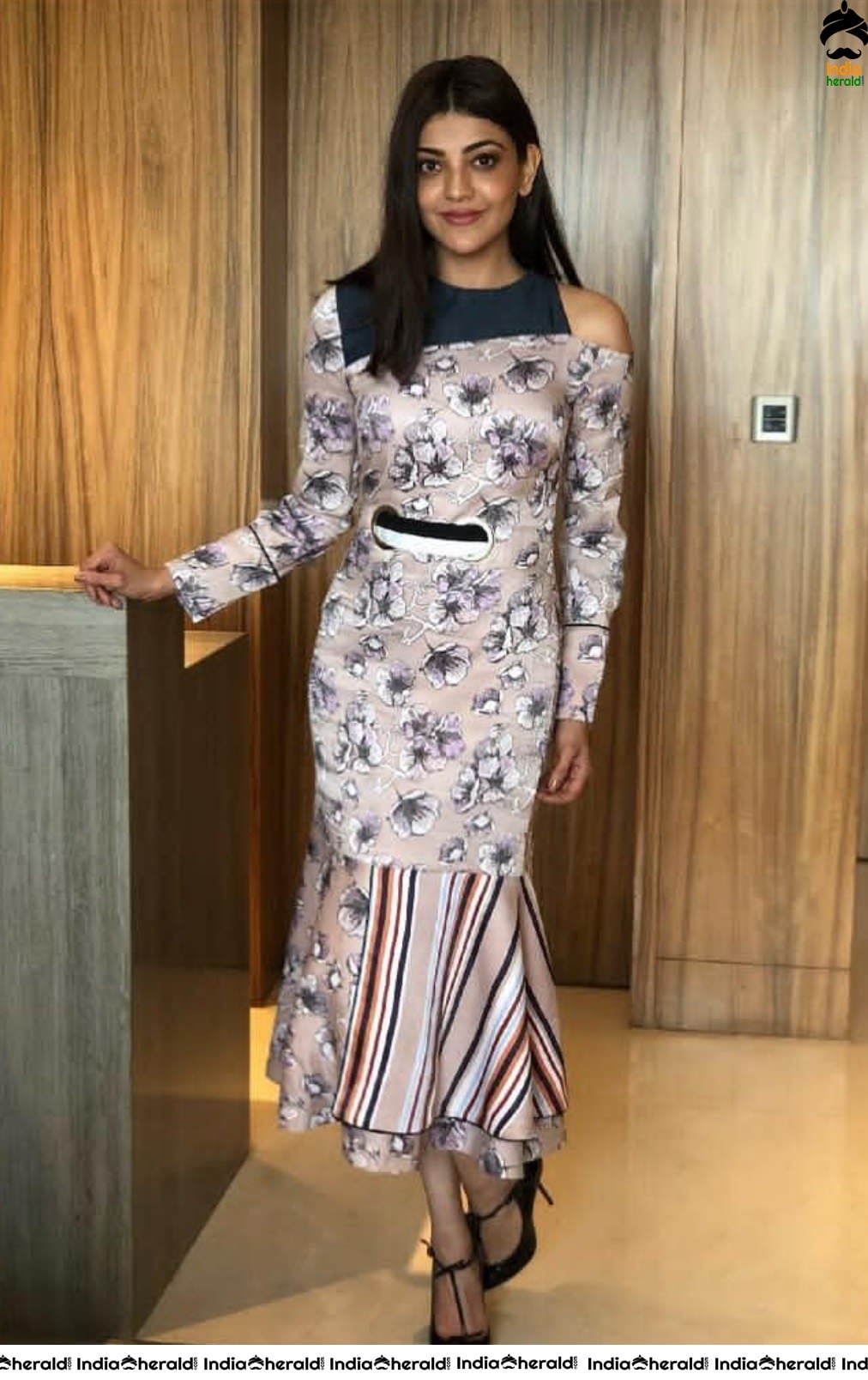 Kajal Aggarwal Hot Photos shot inside Hotel Room exposing her Waistline