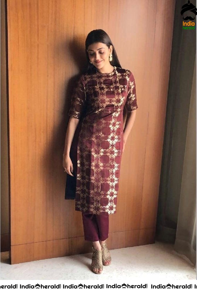 Kajal Aggarwal Hot Photos shot inside Hotel Room exposing her Waistline