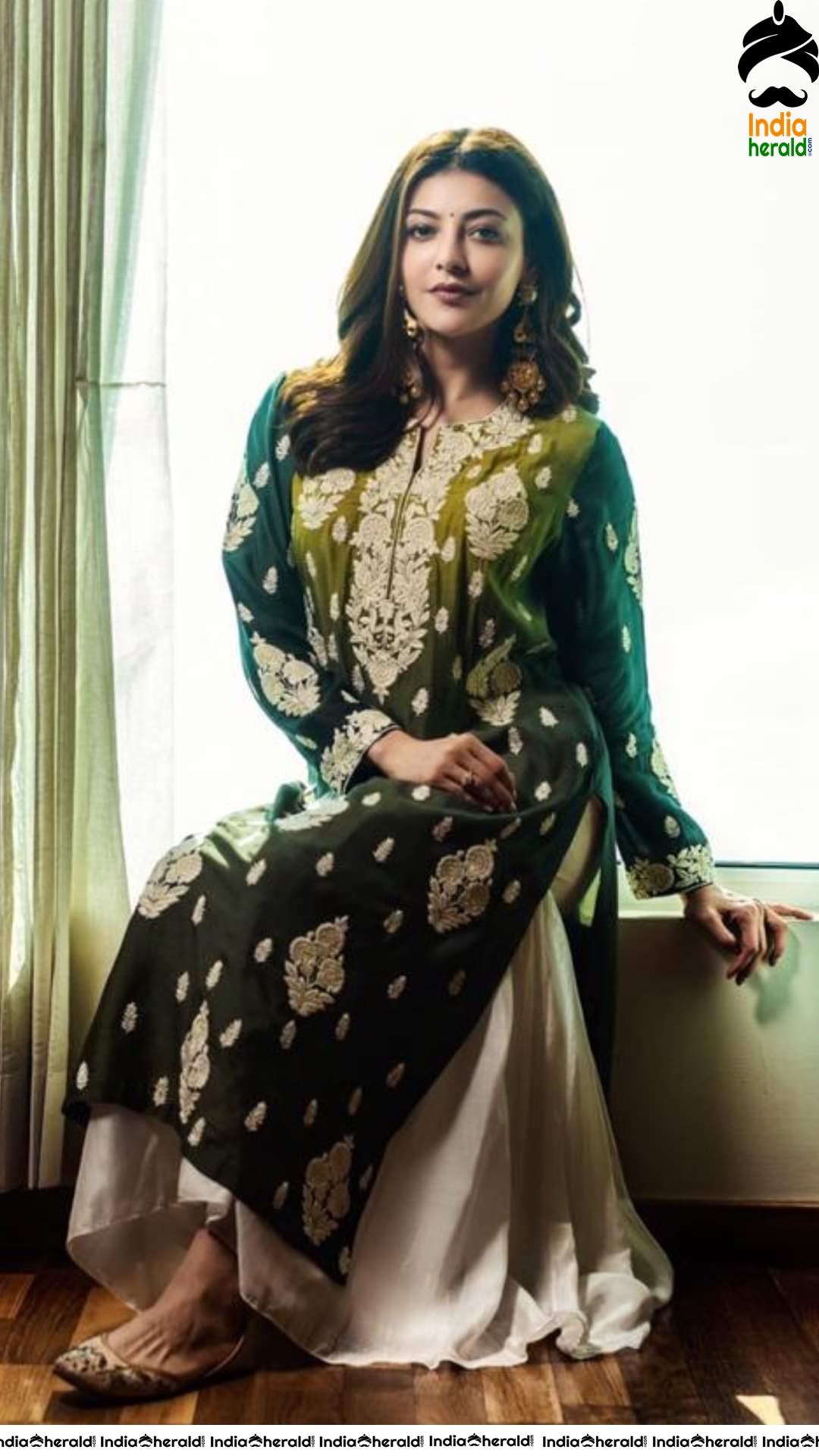 Kajal Aggarwal Hottest Midriff Navel and Cleavage Exposing Hot Photos Collection Set 1