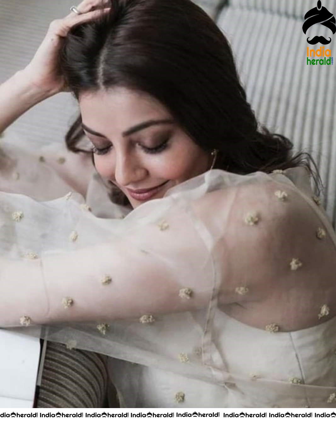 Kajal Aggarwal Hottest Midriff Navel and Cleavage Exposing Hot Photos Collection Set 3