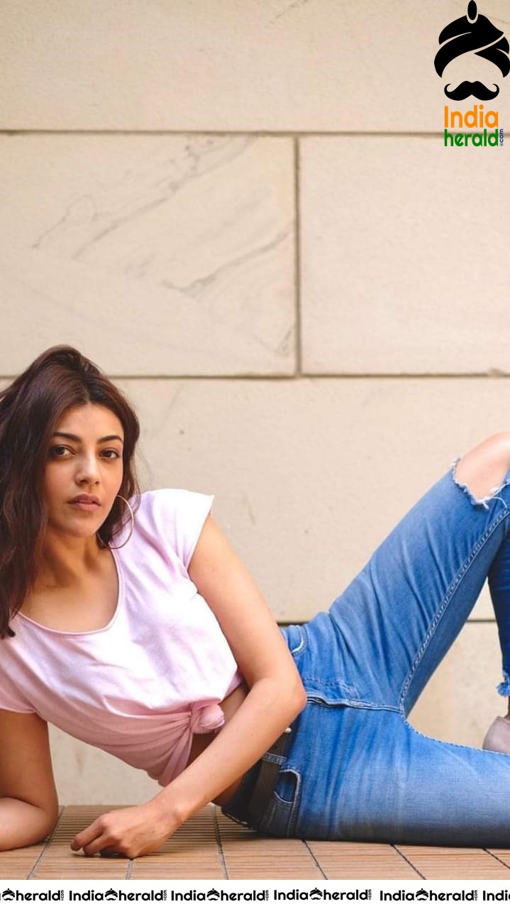 Kajal Aggarwal Hottest Midriff Navel and Cleavage Exposing Hot Photos Collection Set 4