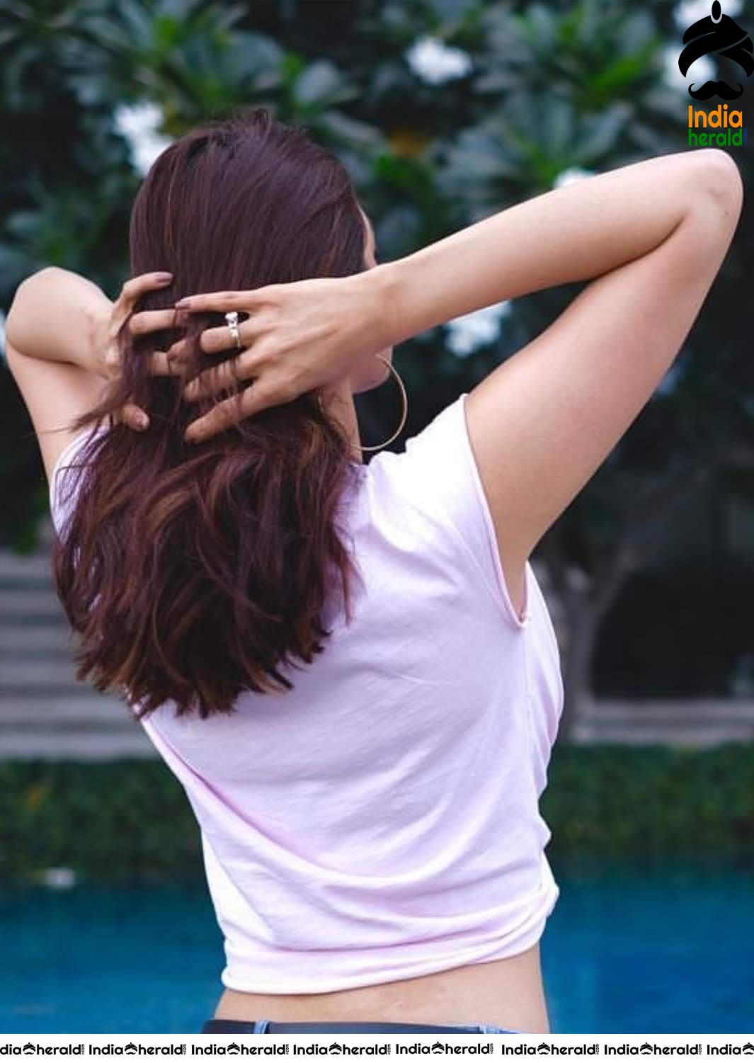 Kajal Aggarwal Hottest Midriff Navel and Cleavage Exposing Hot Photos Collection Set 4