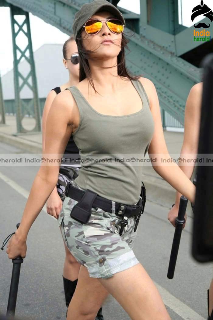 Kajal Aggarwal Hottest Mood Erecting and Exposing Photos Collection Set 1
