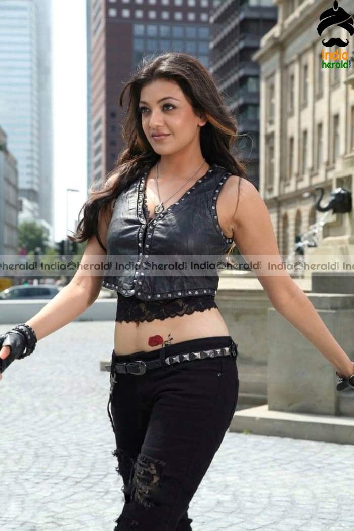 Kajal Aggarwal Hottest Mood Erecting and Exposing Photos Collection Set 1