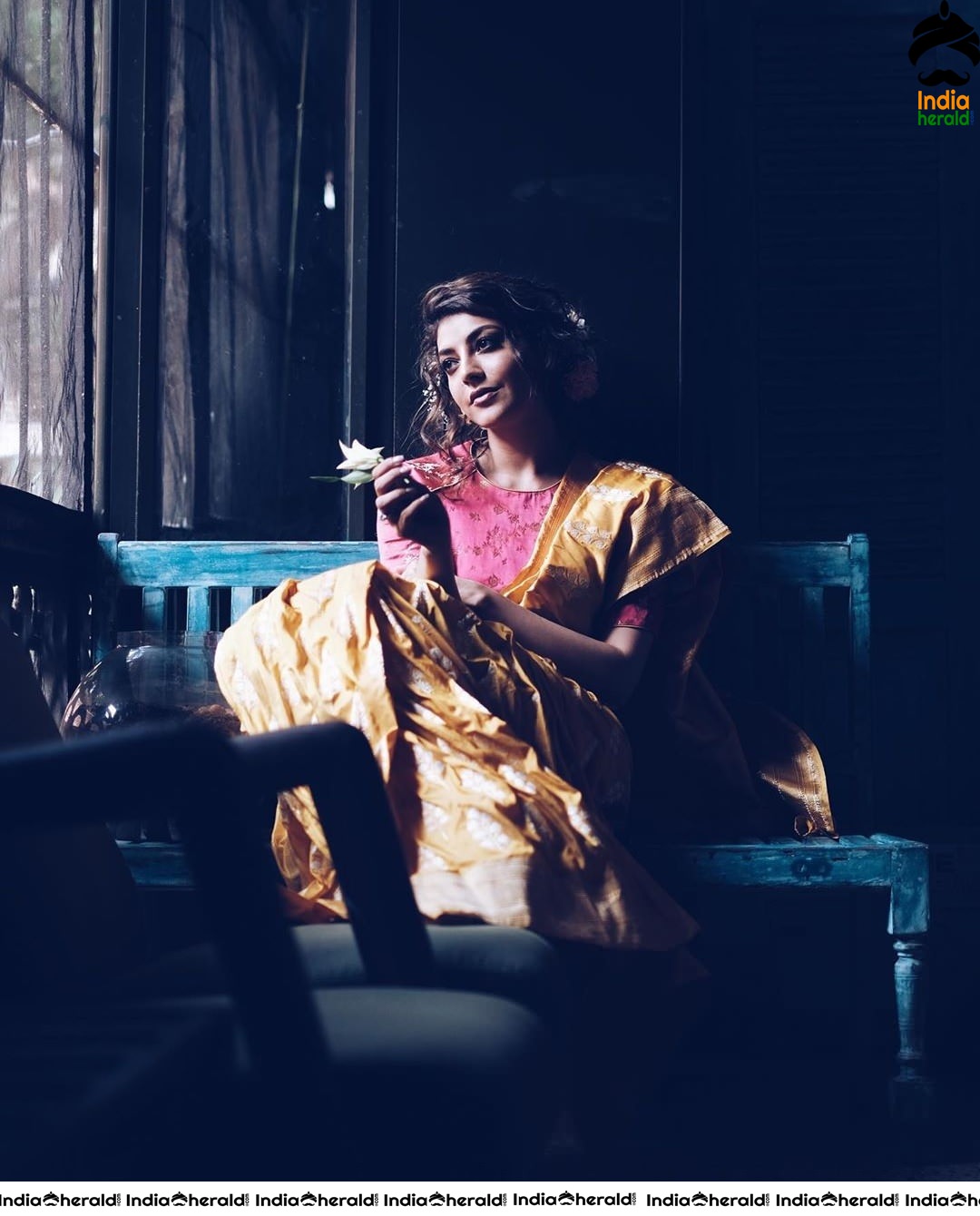 Kajal Aggarwal Latest Hot Photos exposing her Hip in the Dark