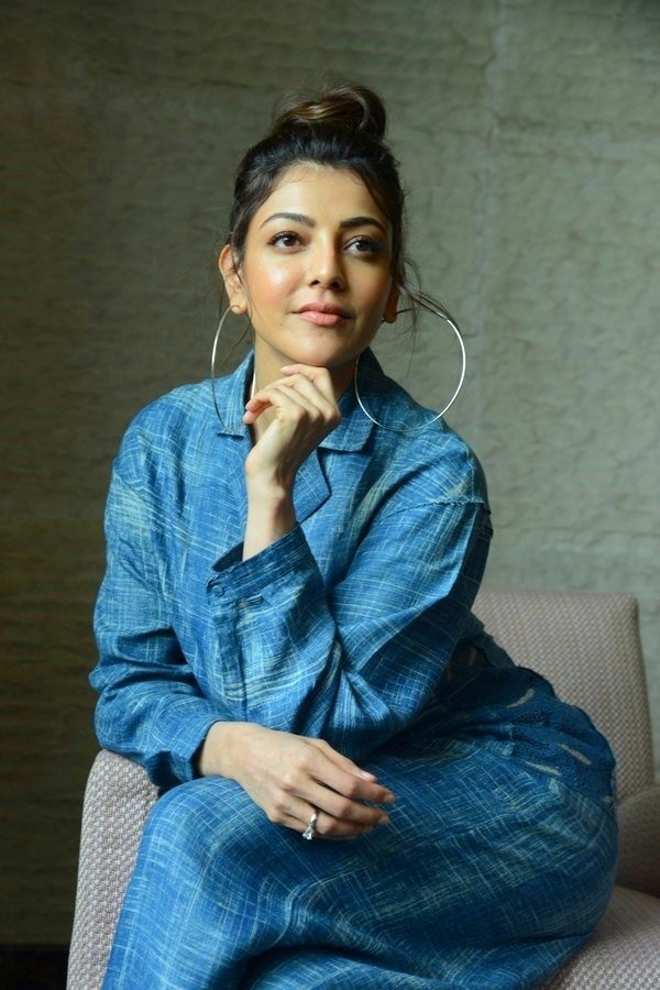 Kajal Aggarwal Looking Dapper And Smoking Hot In Denim Blue Attire Set 2